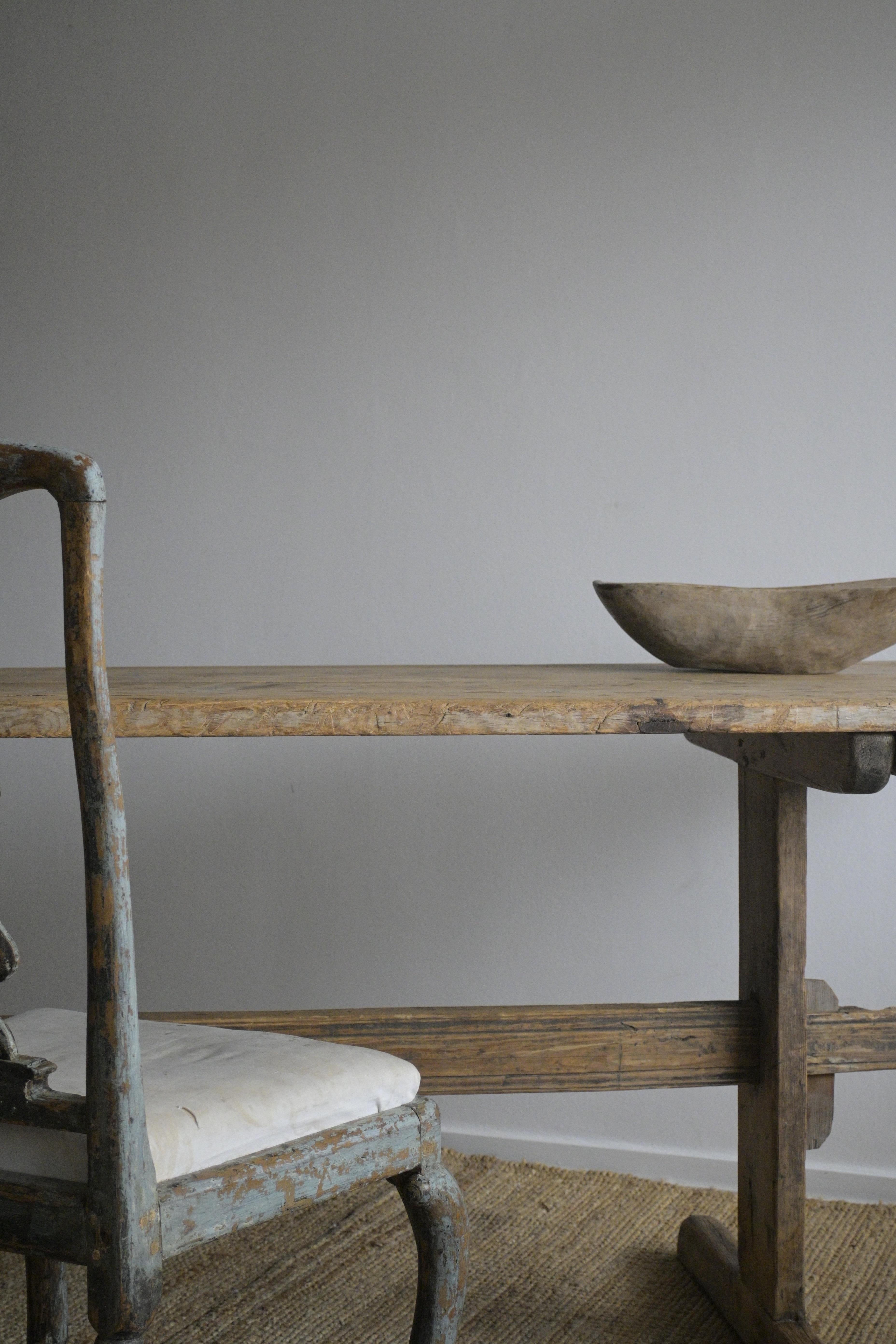 Fait main Table à tréteaux longue de la fin du XVIIIe siècle, Suède en vente