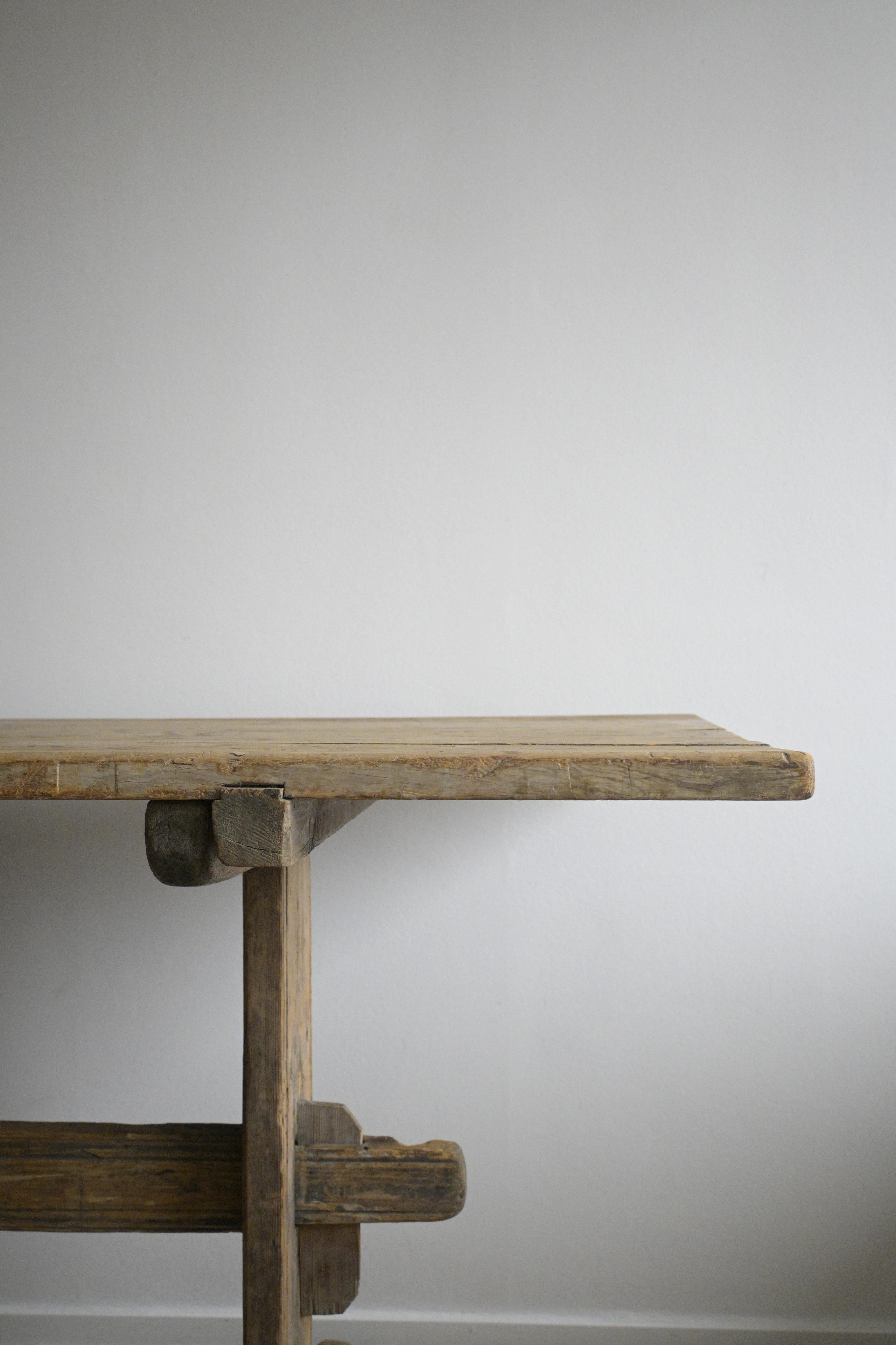 Pin Table à tréteaux longue de la fin du XVIIIe siècle, Suède en vente