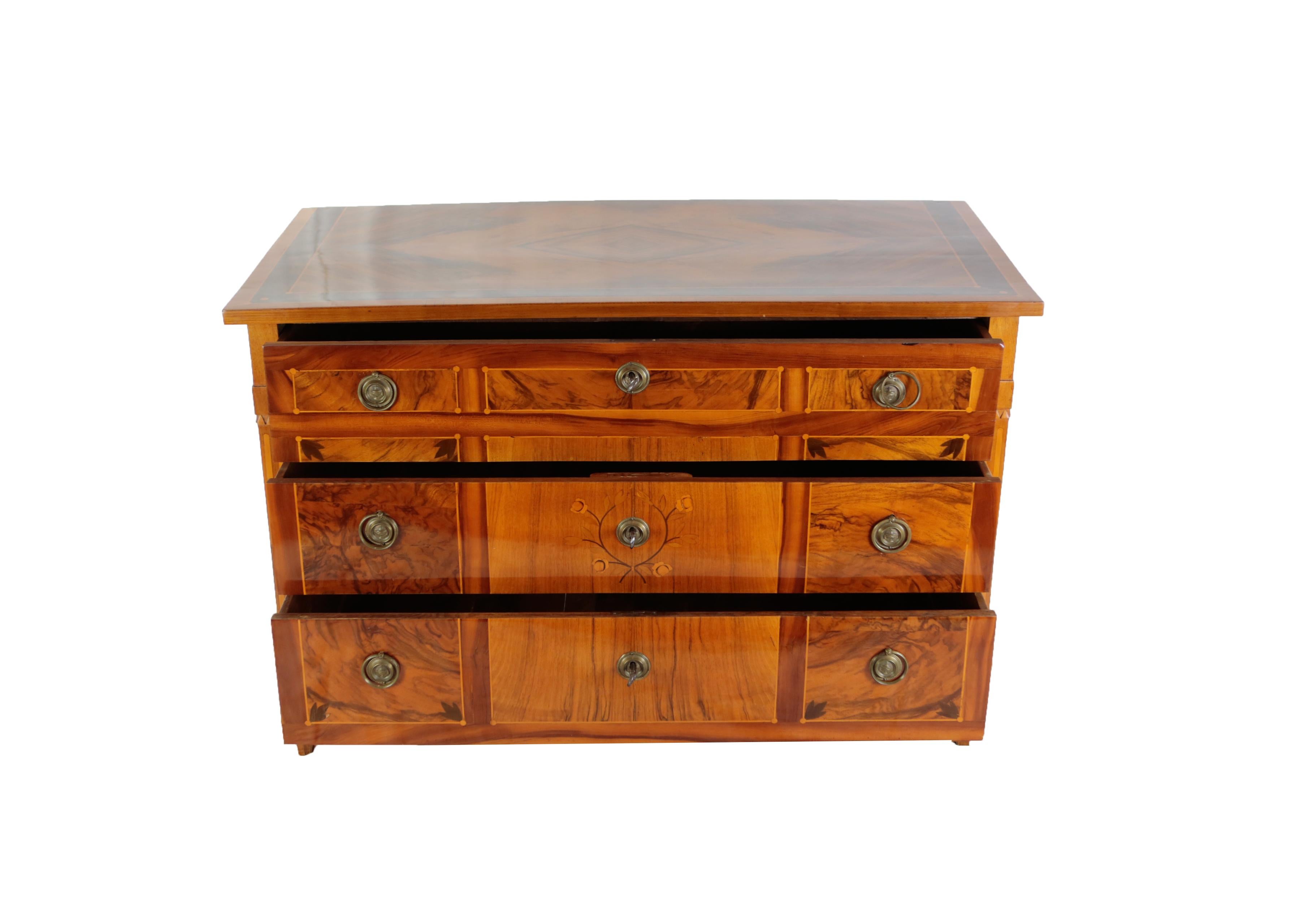 Louis XVI Late 18th Century Louis Seize Chest of Drawers, circa 1780, Walnut and Nutroot
