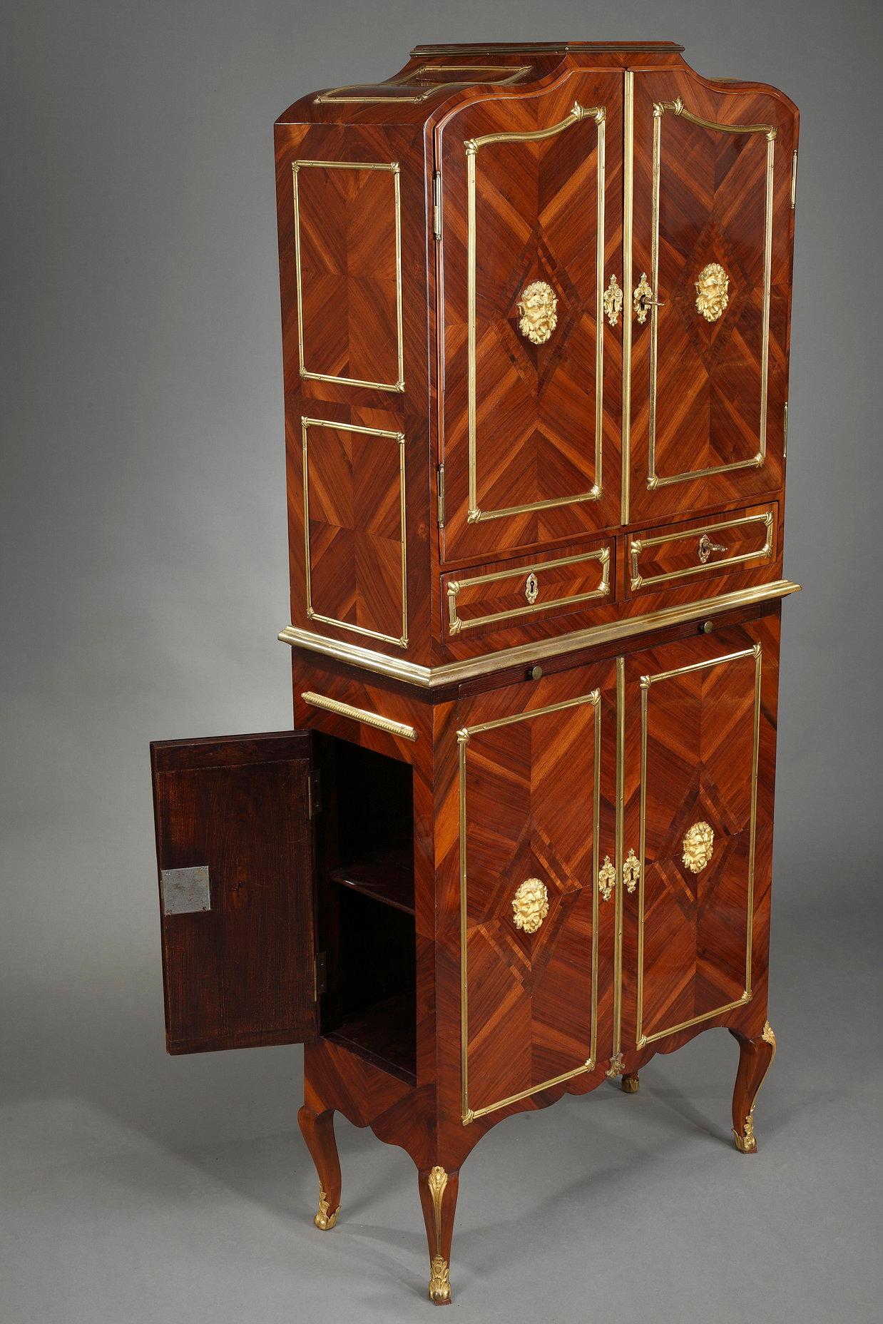Louis XVI.-Cartonnier-Schreibtisch aus dem späten 18. Jahrhundert (Vergoldet) im Angebot