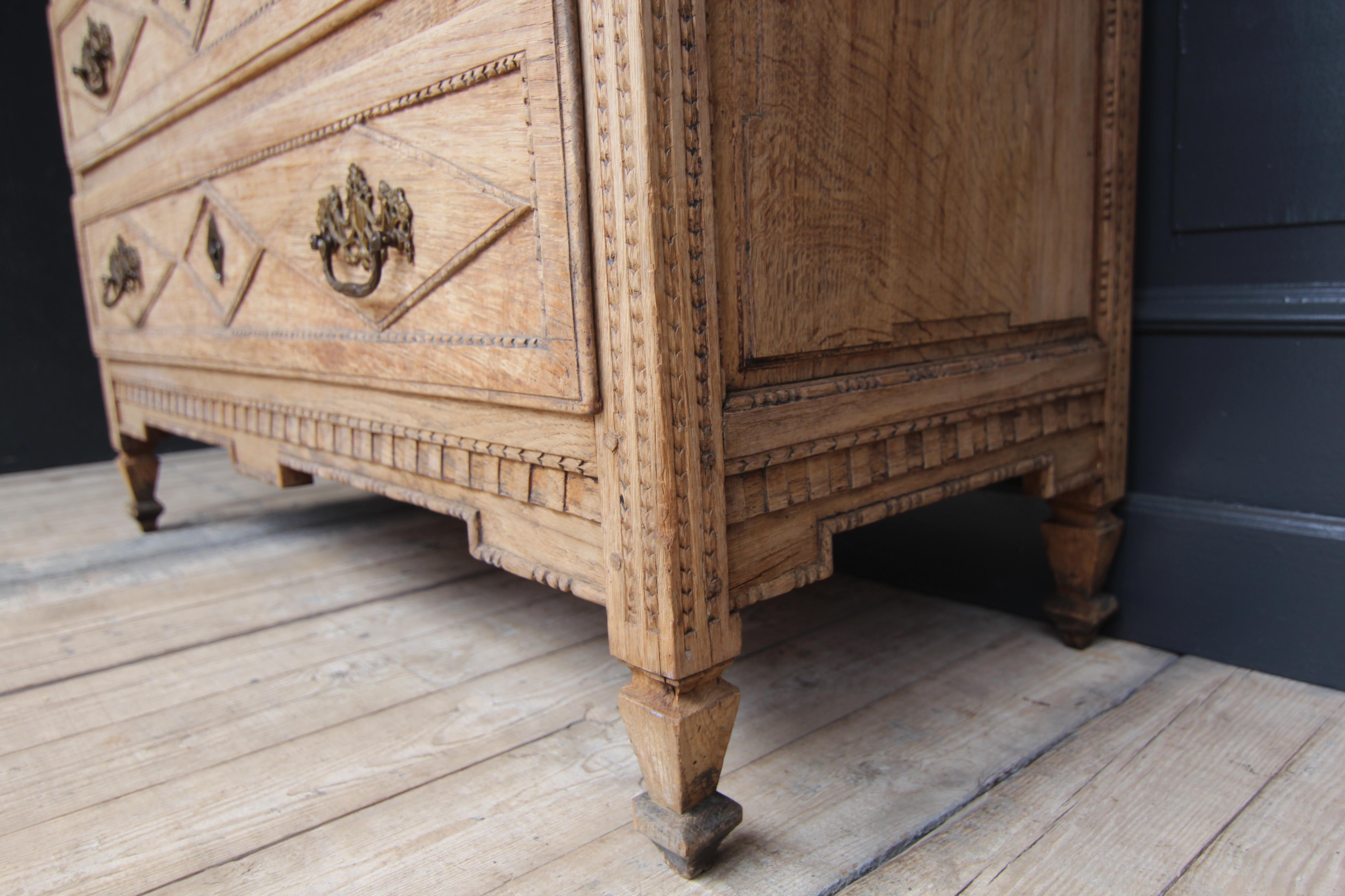 Late 18th Century Louis XVI Chest of Drawers in Stripped Oak 6