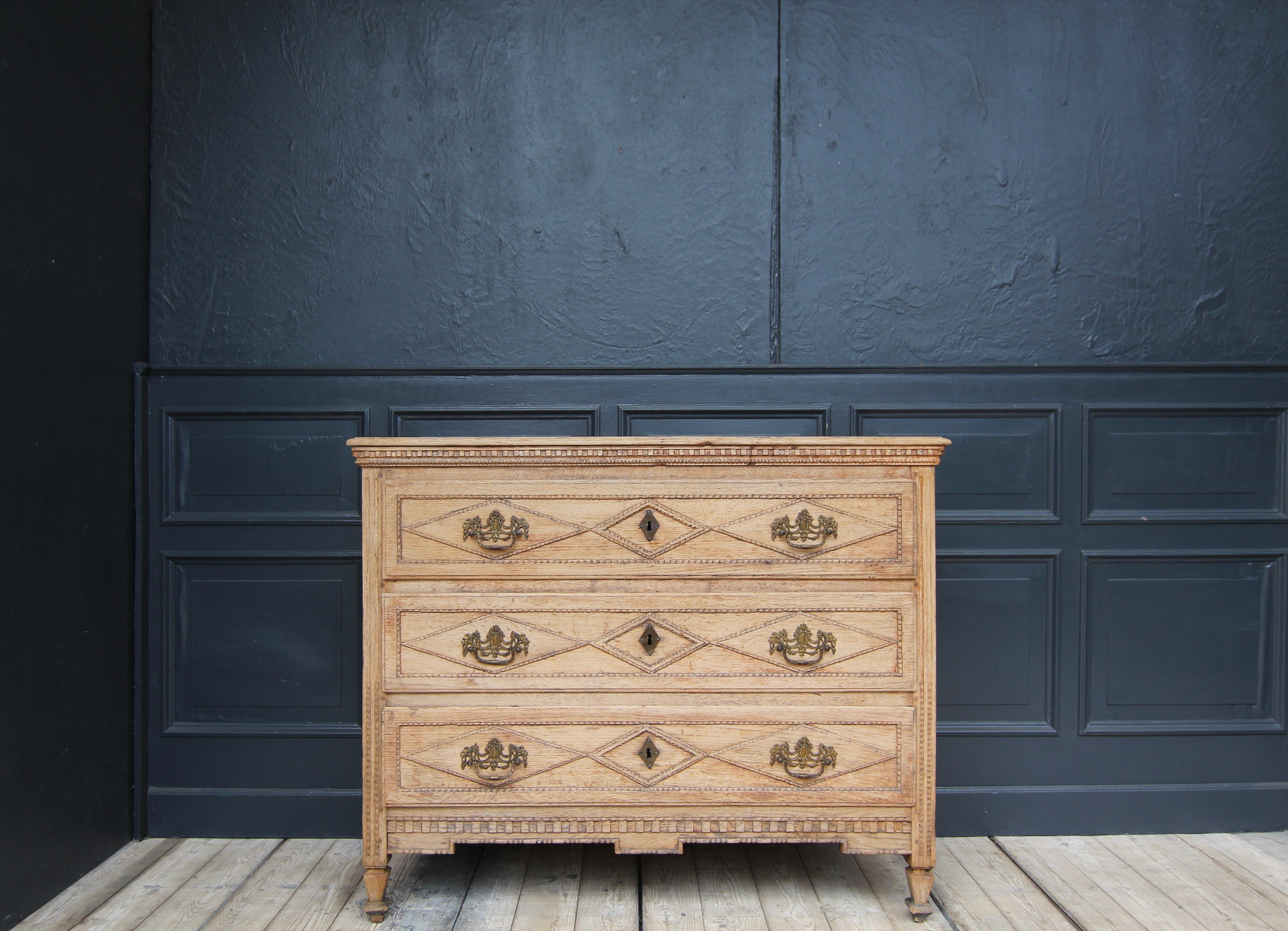 European Late 18th Century Louis XVI Chest of Drawers in Stripped Oak