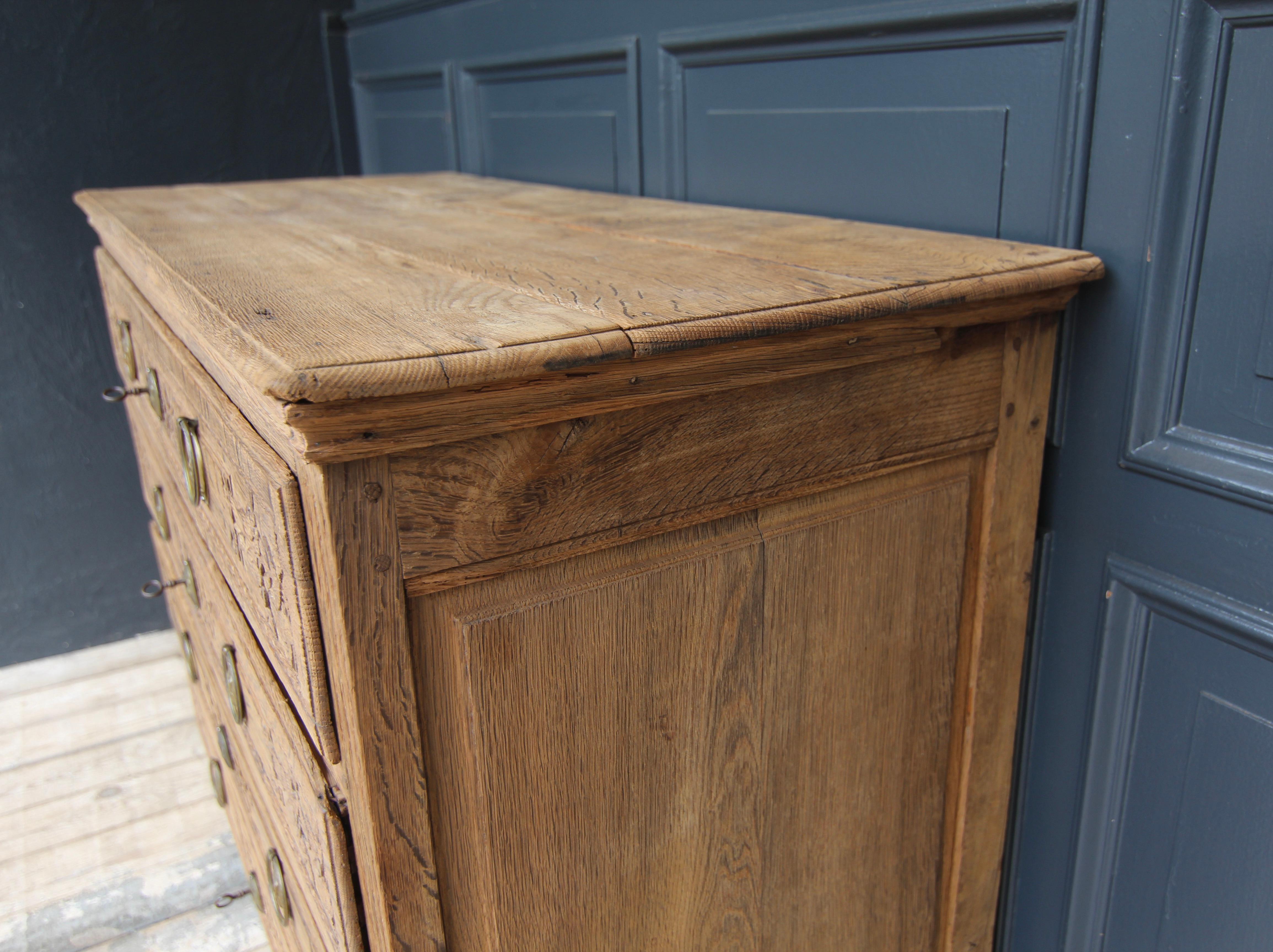 Quercia Cassettiera Luigi XVI della fine del XVIII secolo in Oak in vendita