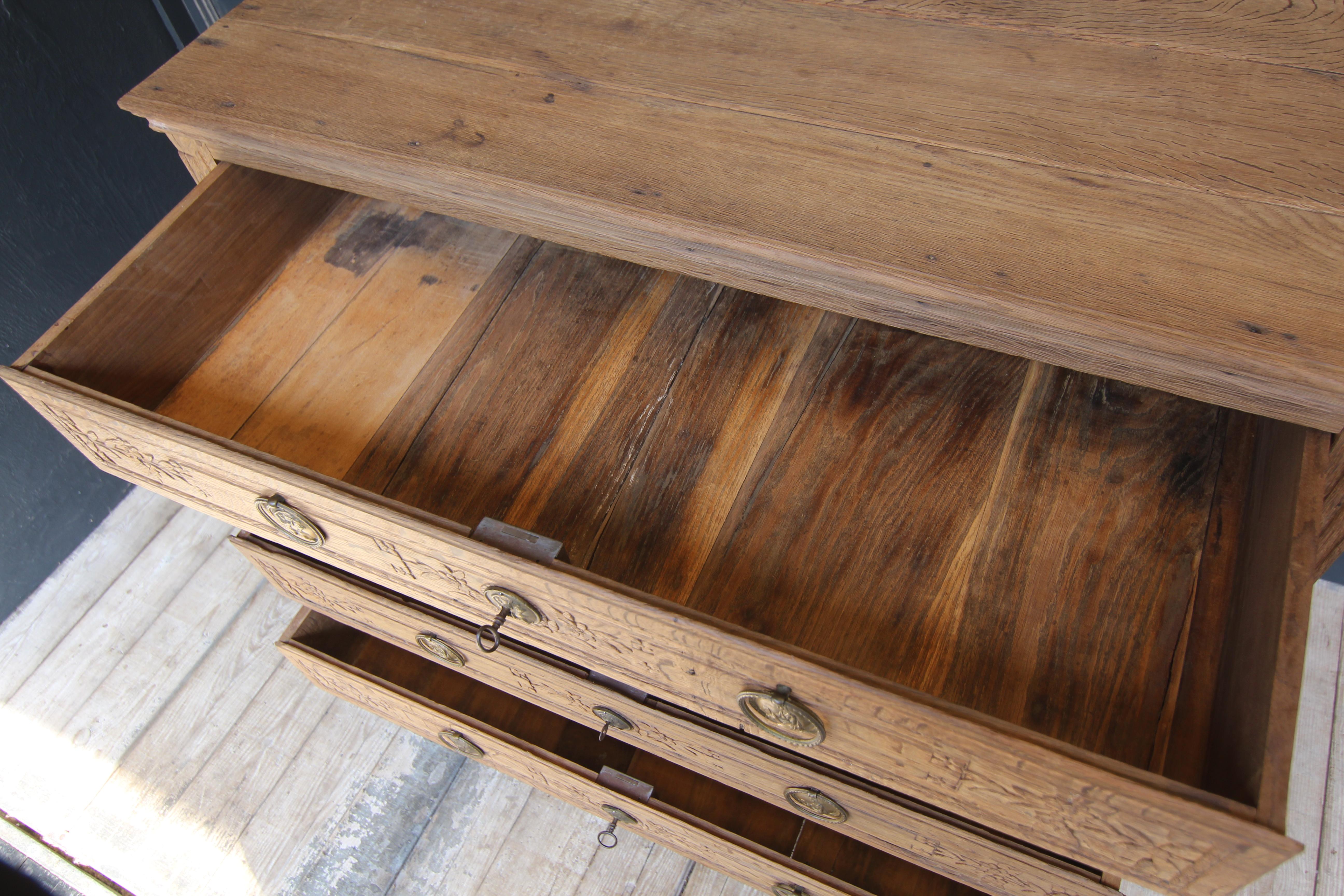 Cassettiera Luigi XVI della fine del XVIII secolo in Oak in vendita 3