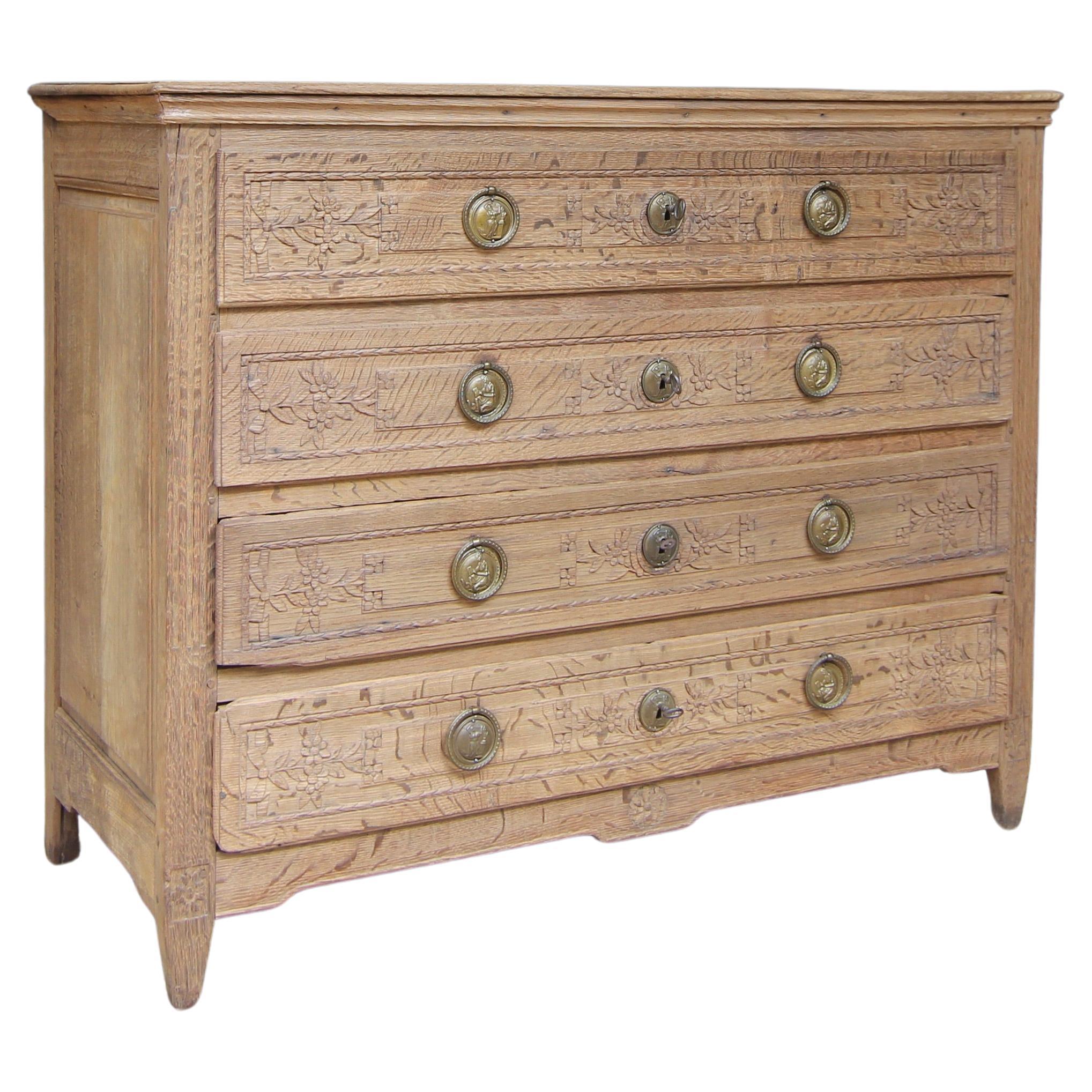 Cassettiera Luigi XVI della fine del XVIII secolo in Oak