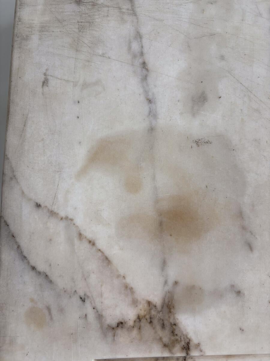 Acajou Commode Louis XVI de la fin du XVIIIe siècle, placage d'acajou en vente