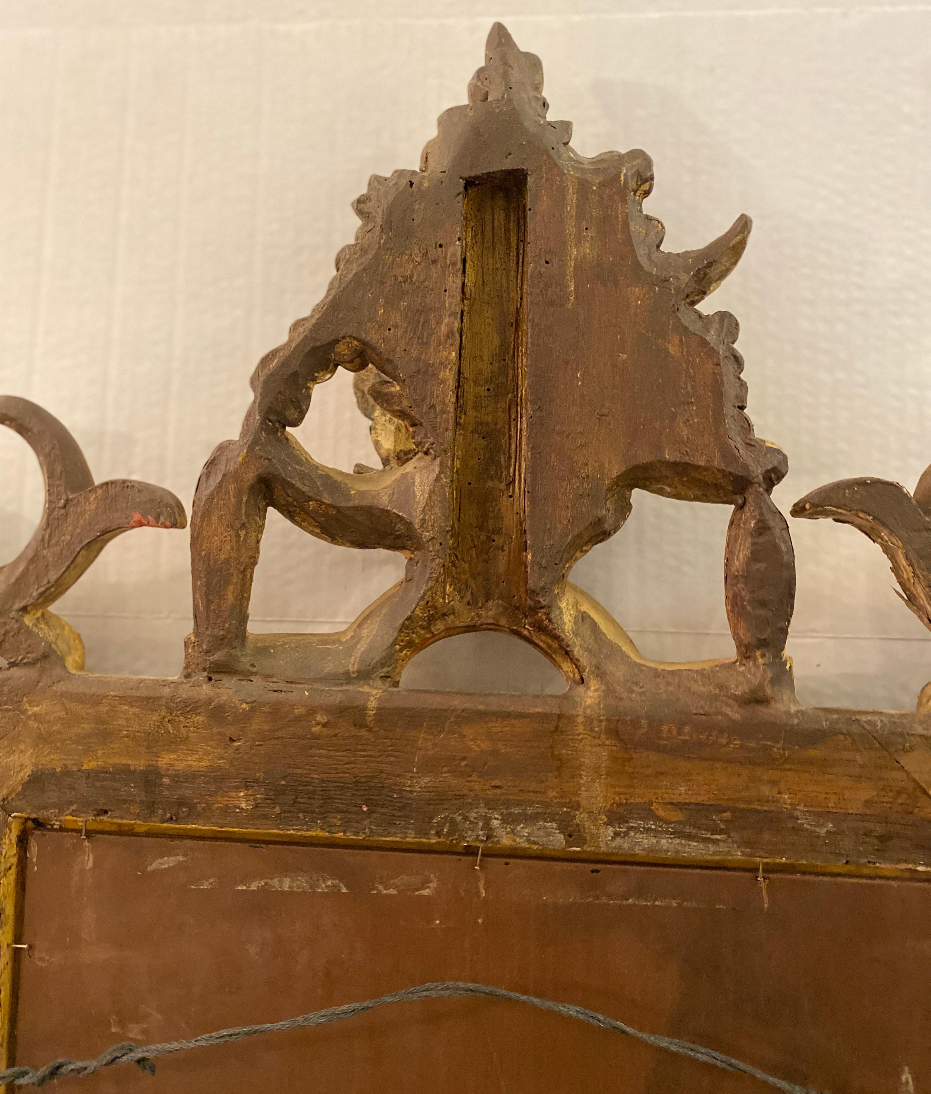 Miroir en bois doré Louis XVI de la fin du XVIIIe siècle en vente 5