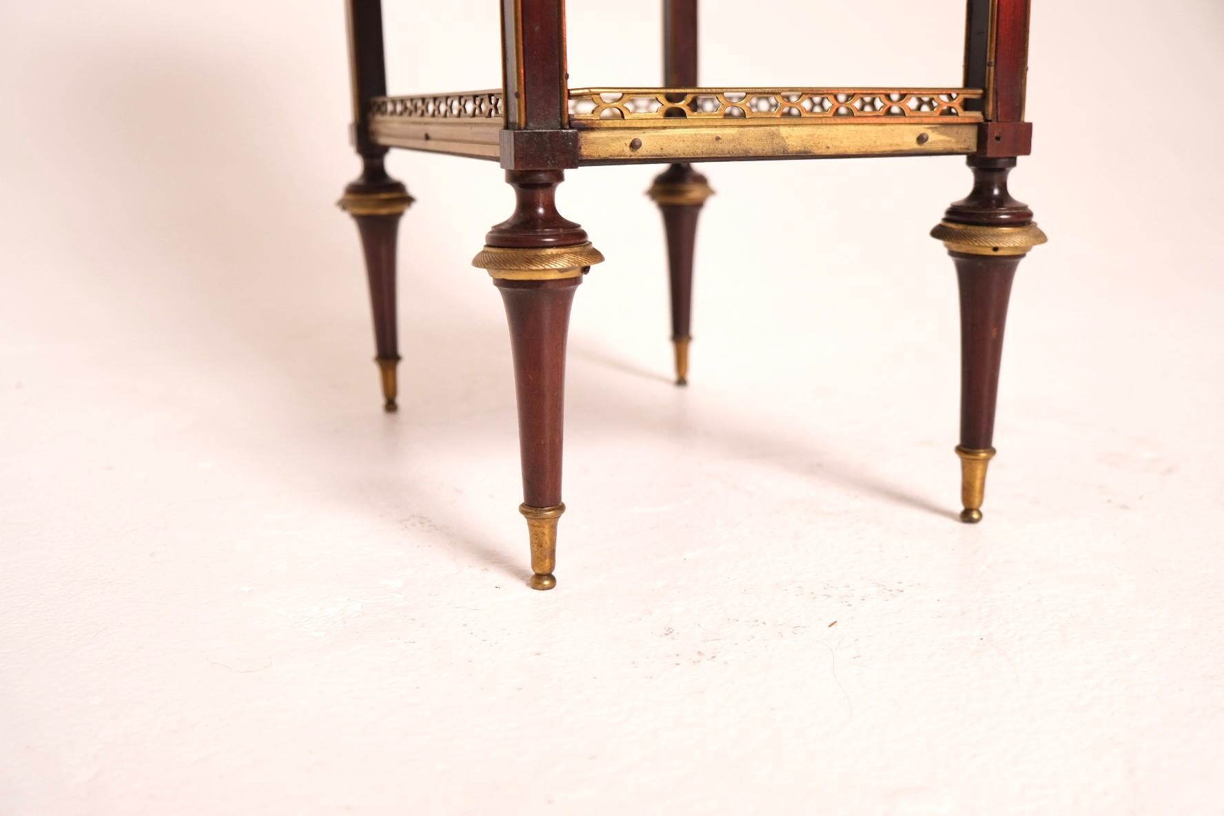 Late 18th Century Louis XVI Mahogany and Gilt Bronze Étagère with Marble Top For Sale 9