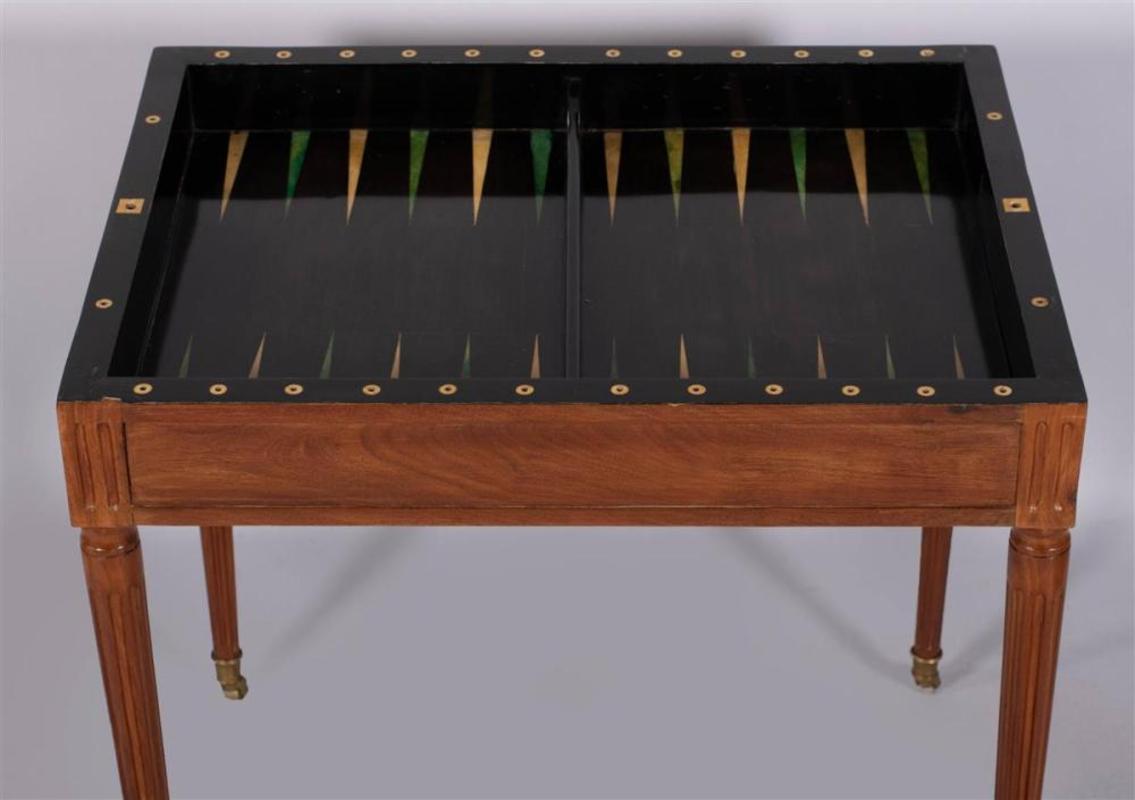 Late 18th Century Louis XVI Mahogany and Marquetry Inlaid Tric-Trac Games Table In Good Condition In Middleburg, VA