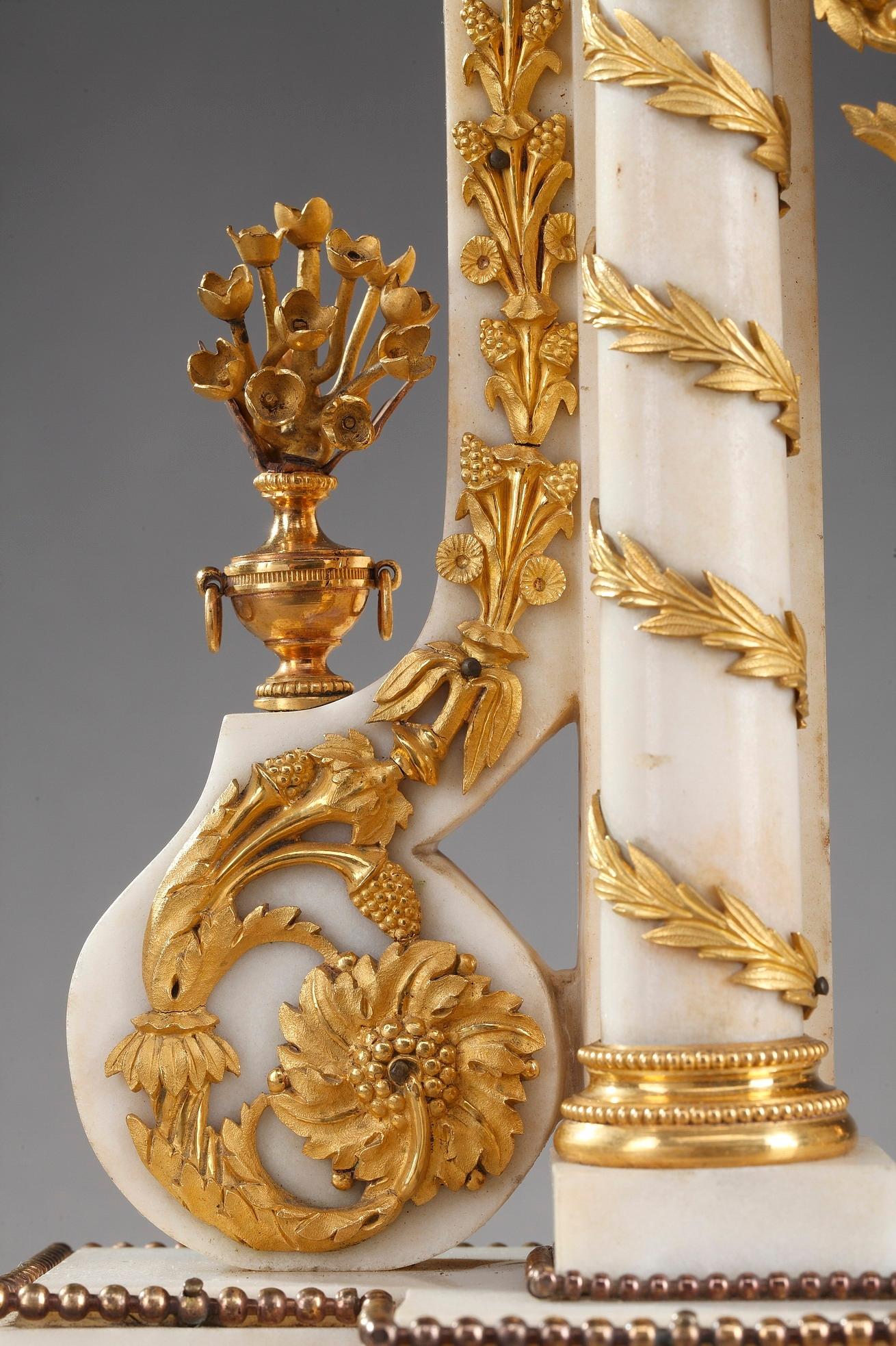 Late 18th Century Louis XVI Marble and Gilt Bronze Portico Clock In Good Condition In Paris, FR