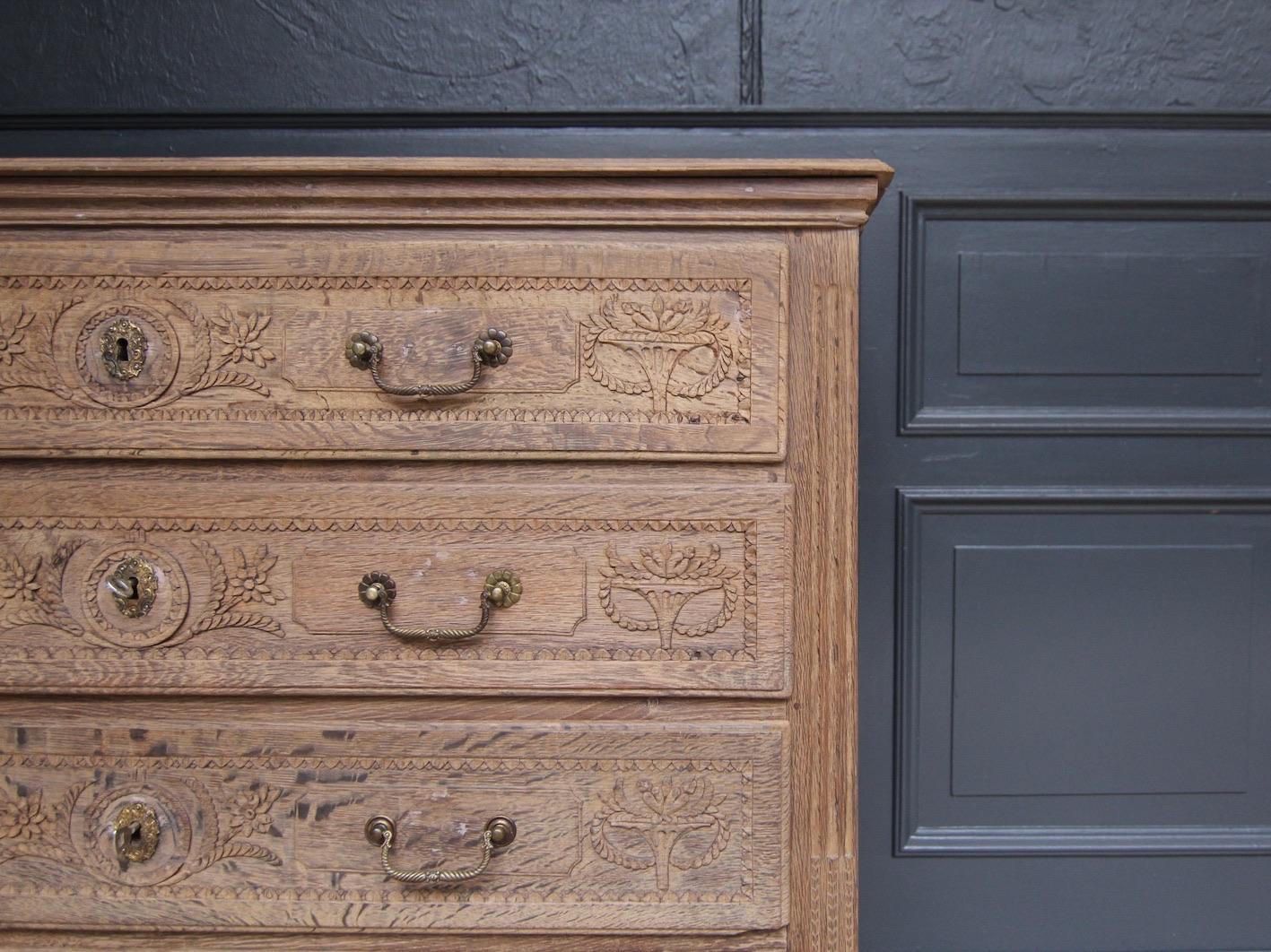 Late 18th Century Louis XVI Oak Chest of Drawers 1