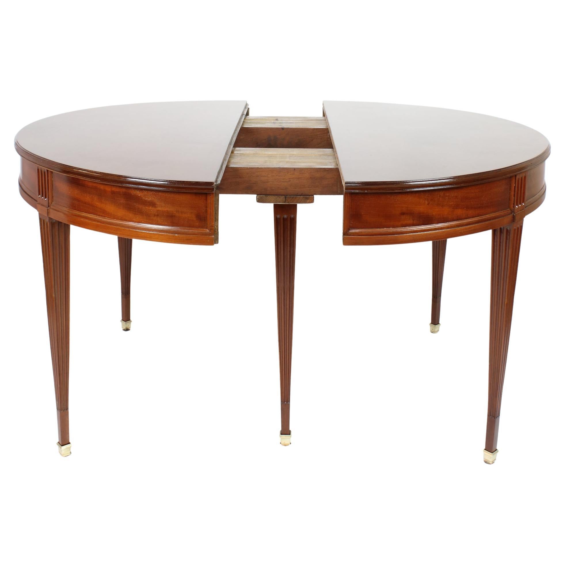 Late 18th Century Louis XVI Oval Extendable Dining Table For Sale