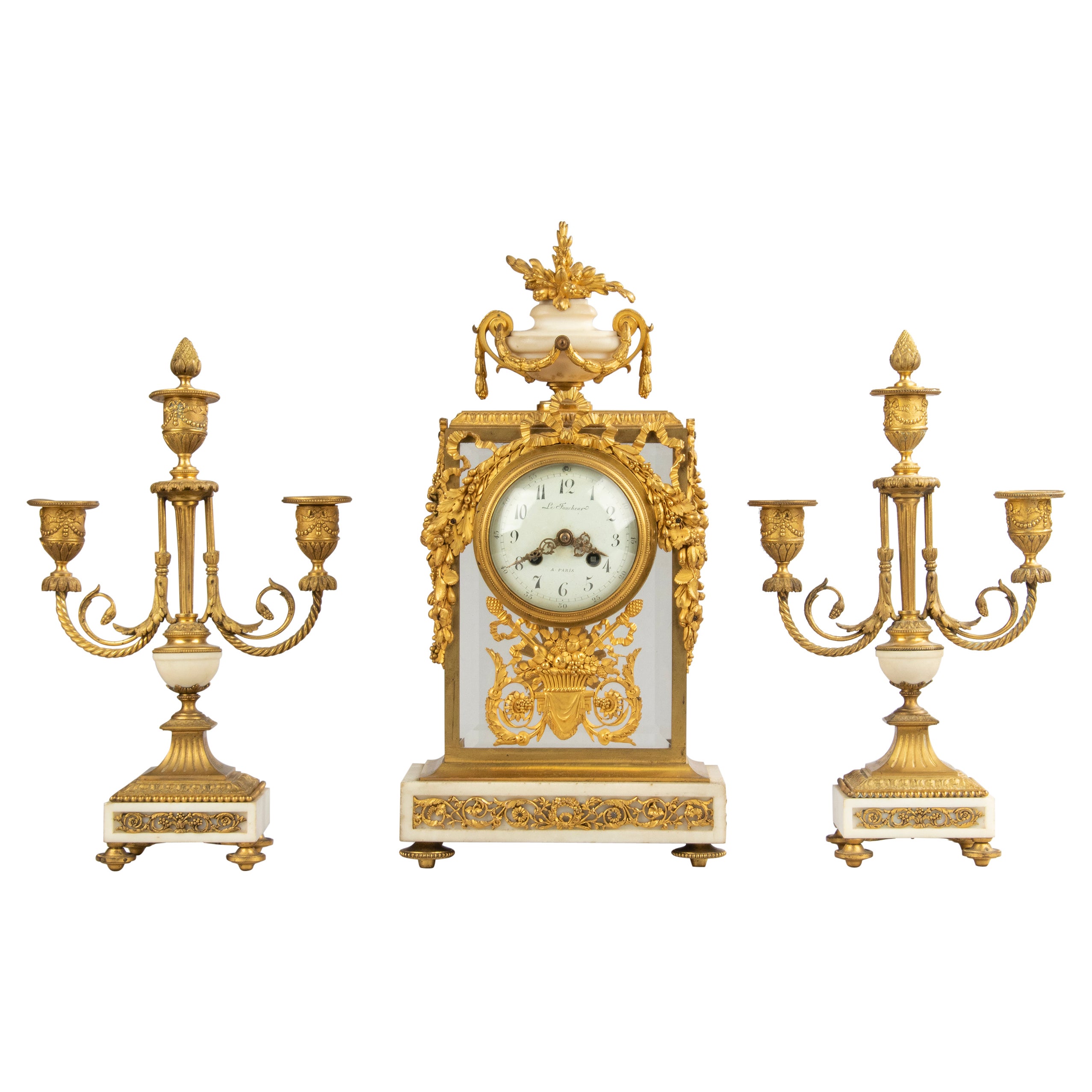 Reloj de chimenea de bronce ormolu de finales del siglo XVIII, época Luis XVI, con candelabros
