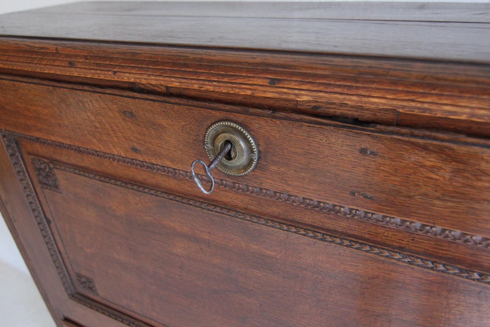 Secretario Luis XVI de finales del siglo XVIII de madera de roble en venta 7