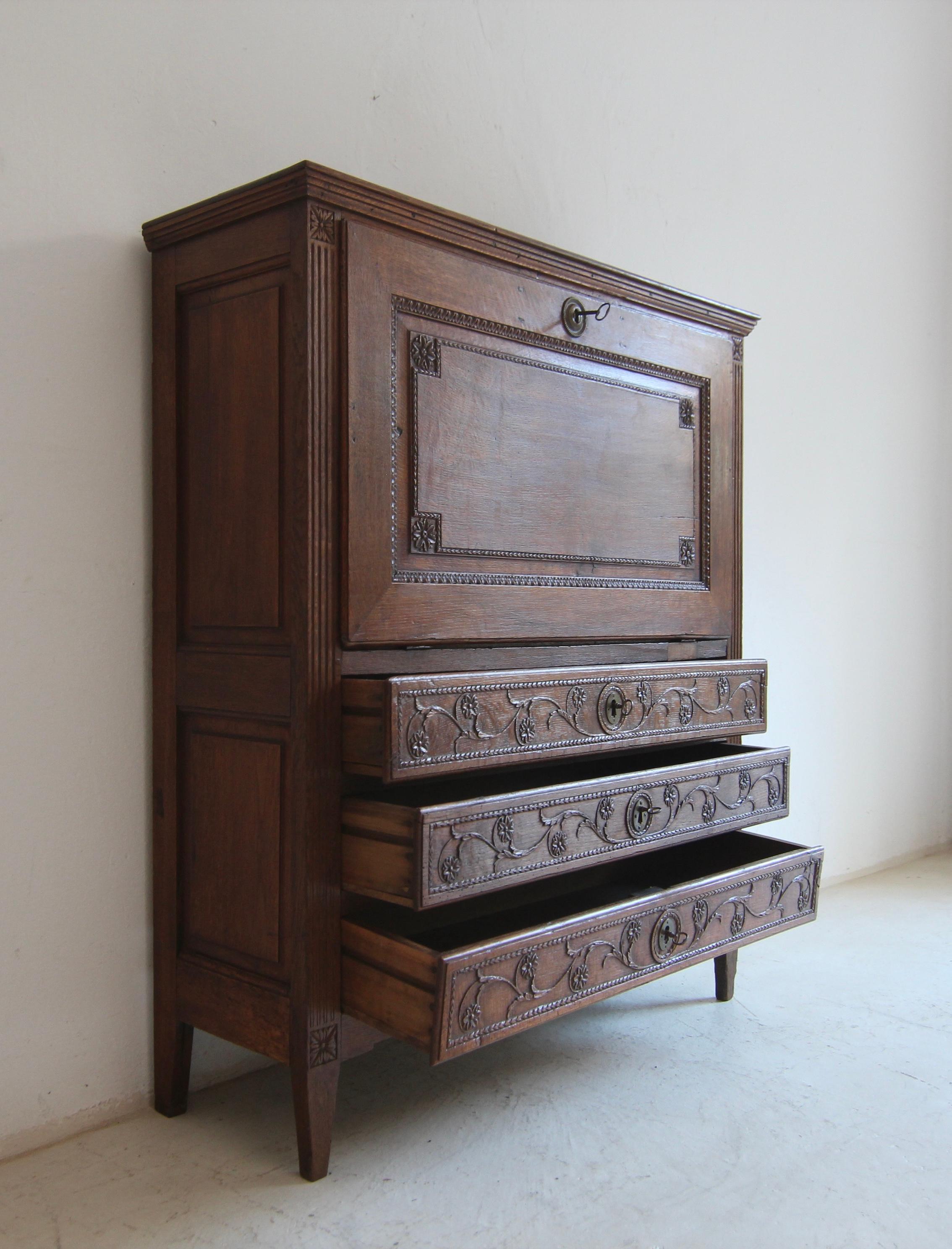 Secretario Luis XVI de finales del siglo XVIII de madera de roble en venta 12