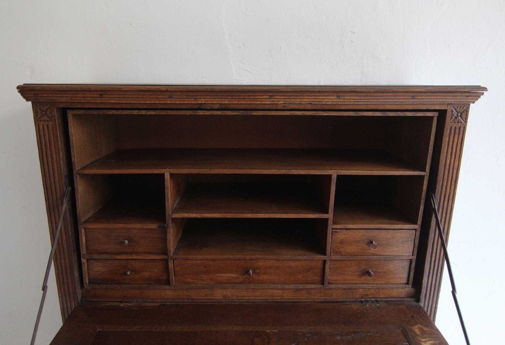 Secretario Luis XVI de finales del siglo XVIII de madera de roble en Bueno estado para la venta en Dusseldorf, DE