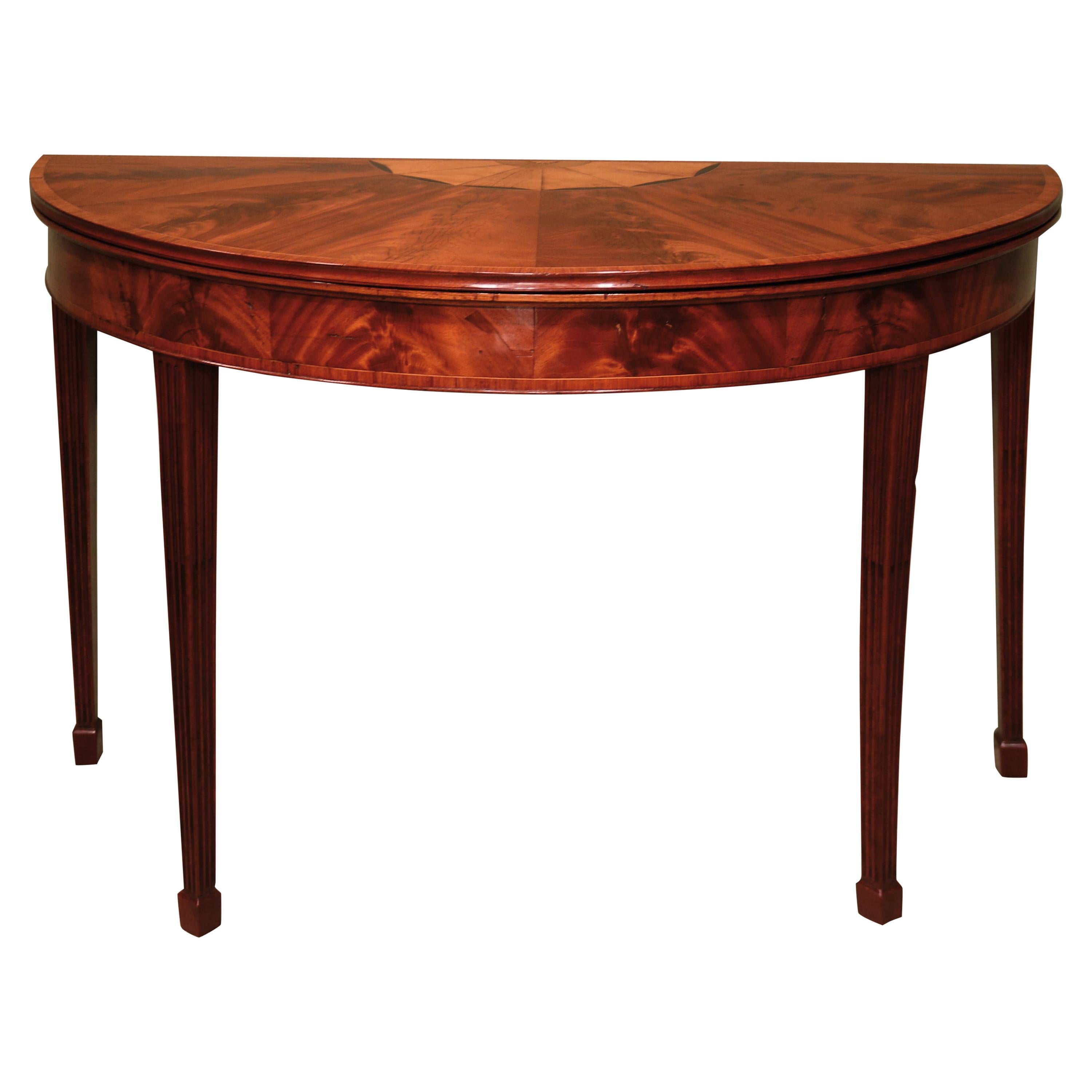 Late 18th Century Mahogany Card Table with a Segmented Top For Sale