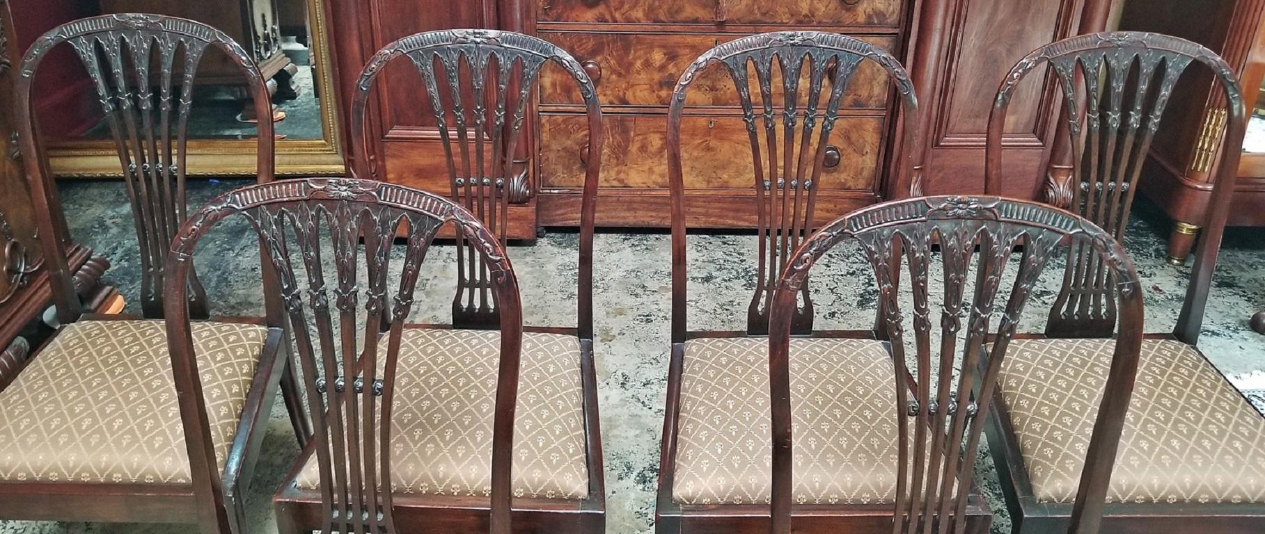 American Late 18th Century Mahogany Hepplewhite Style Dining Chairs, Set of 8