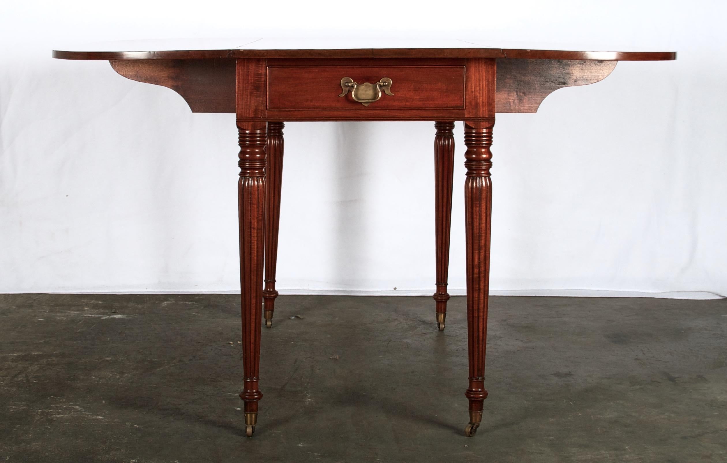 Late 18th Century Mahogany Pembroke Dining Table For Sale 9