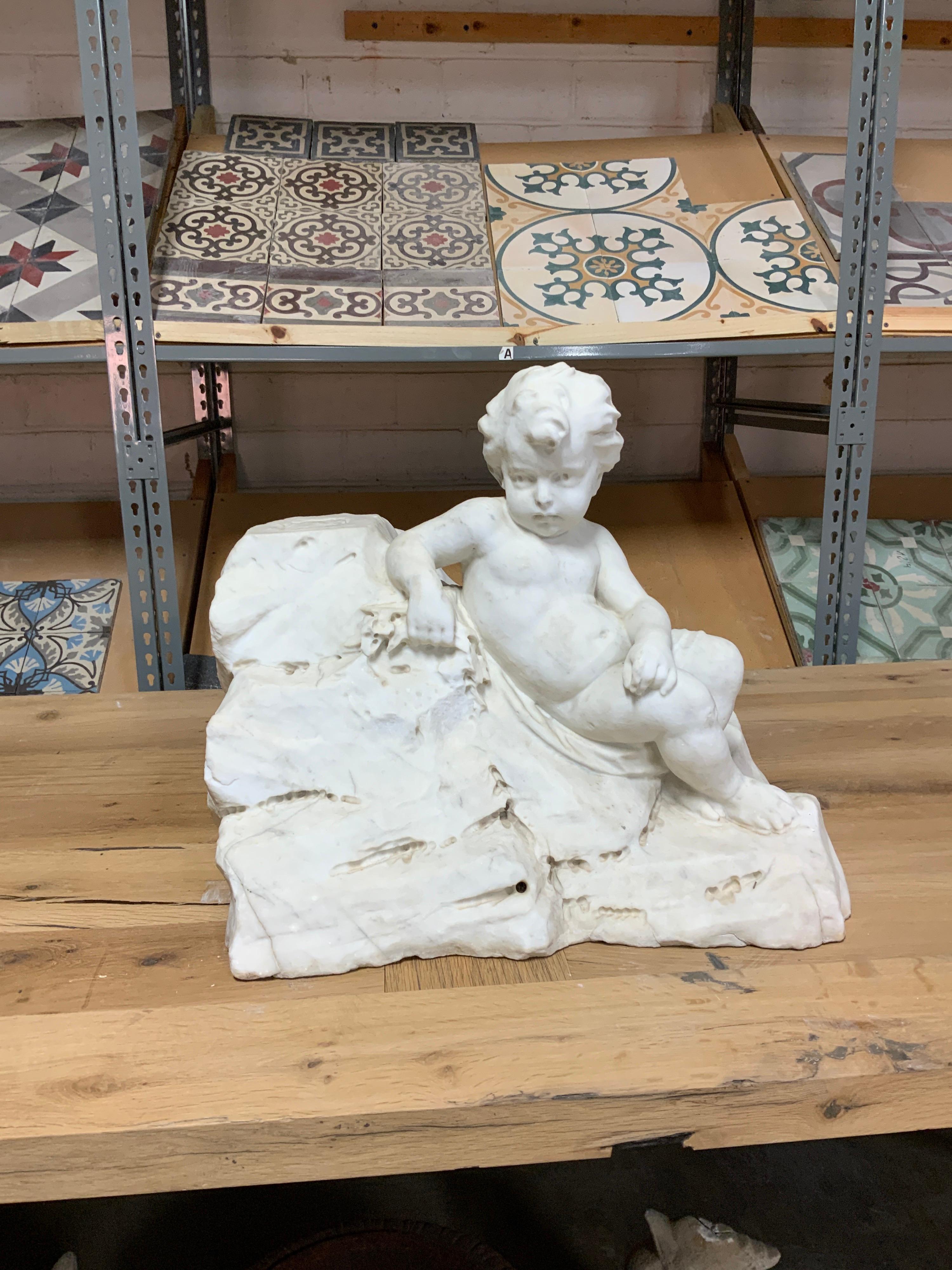 Late 18th Century Marble Lounging Cherub In Good Condition In Dallas, TX