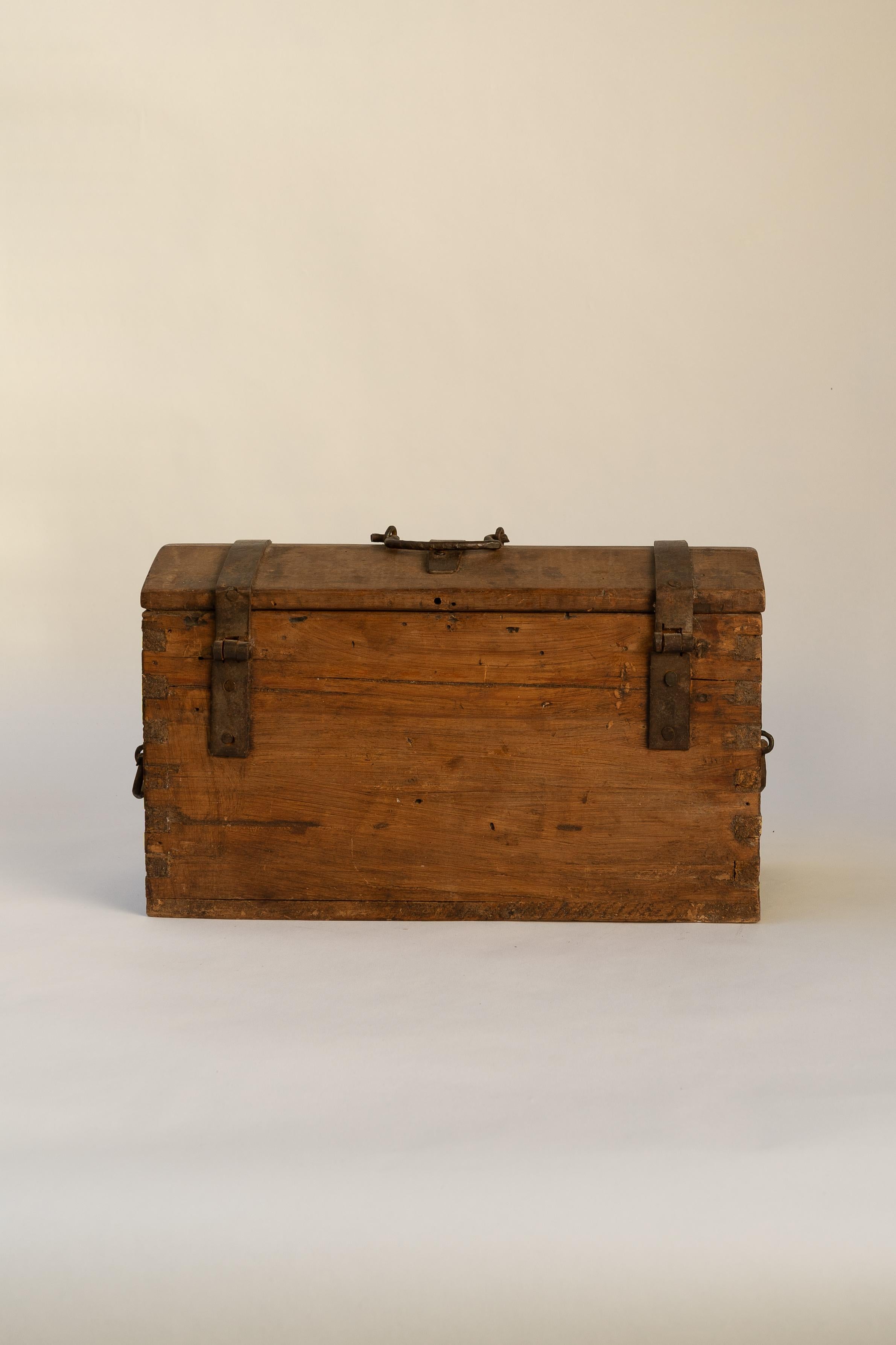 Forgiato Late 18th-Century Mini Trunk in vendita