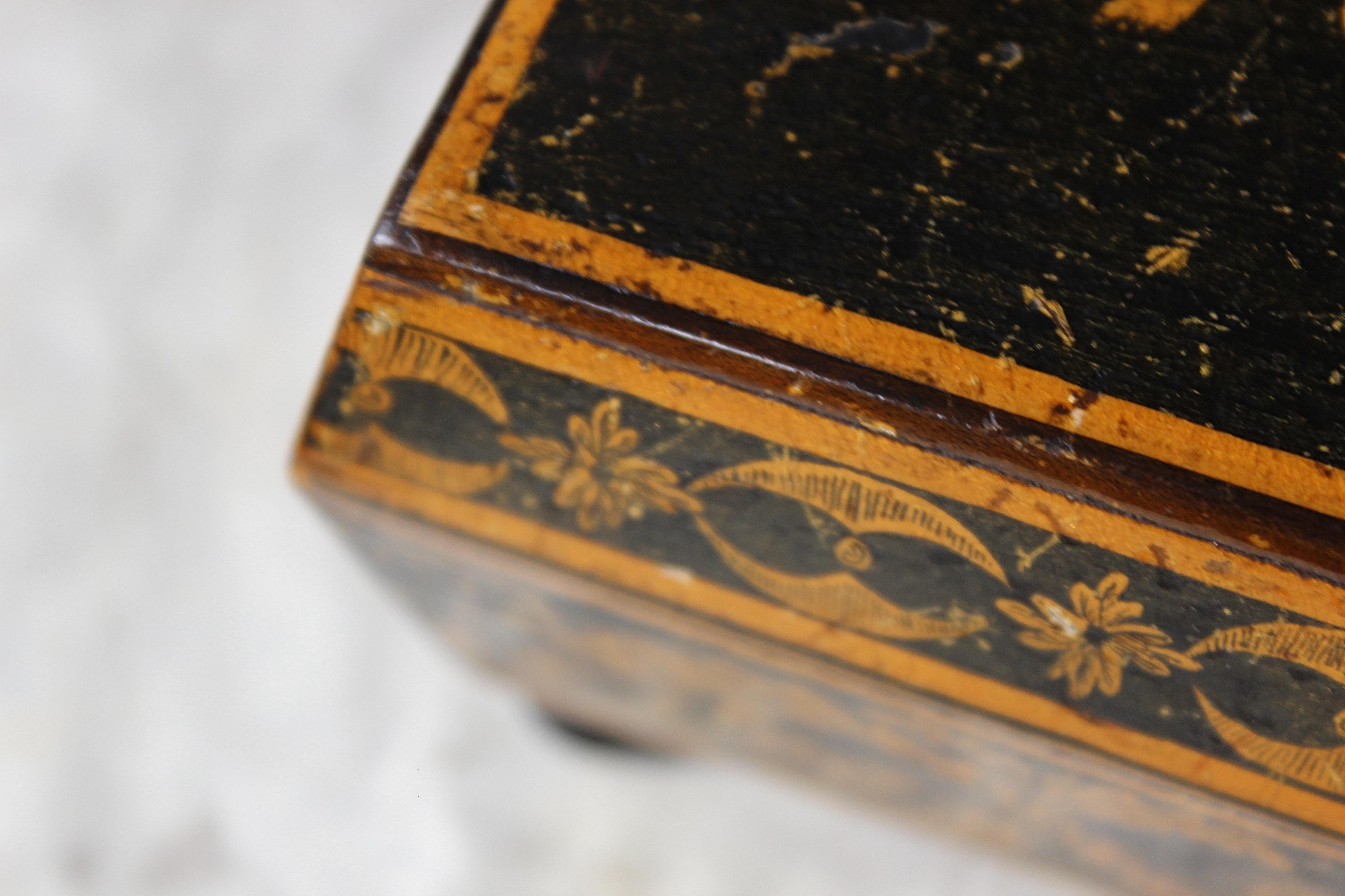 Spätes 18. Jahrhundert Neoklassizistische George III Penwork Sarkophag Schmuckkasten  im Zustand „Gut“ im Angebot in Lowestoft, GB
