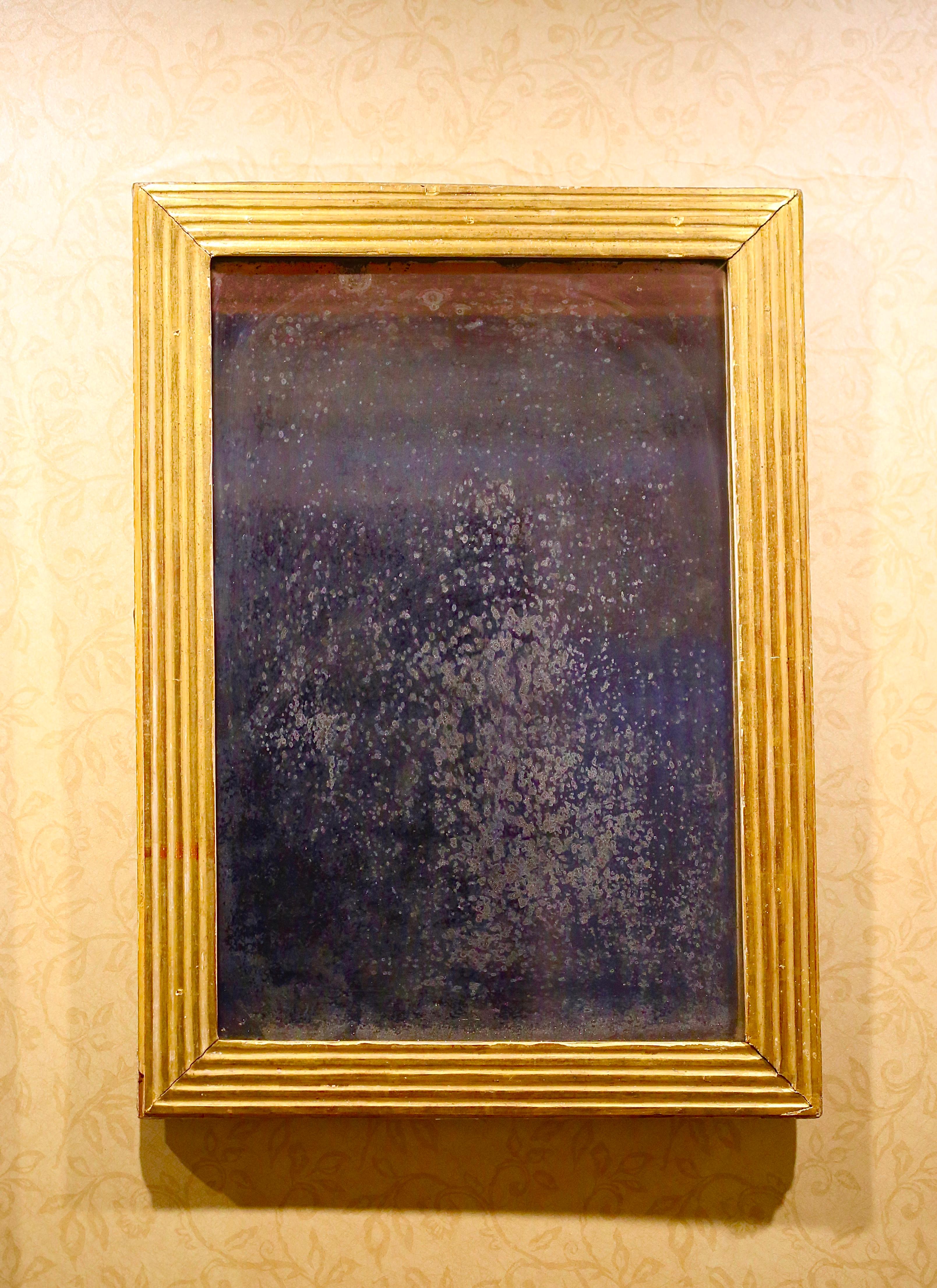 Neoklassischer Giltwood-Spiegel des späten 18. Jahrhunderts - Christie's Auktion 2011 im Zustand „Relativ gut“ im Angebot in Vaughan, ON