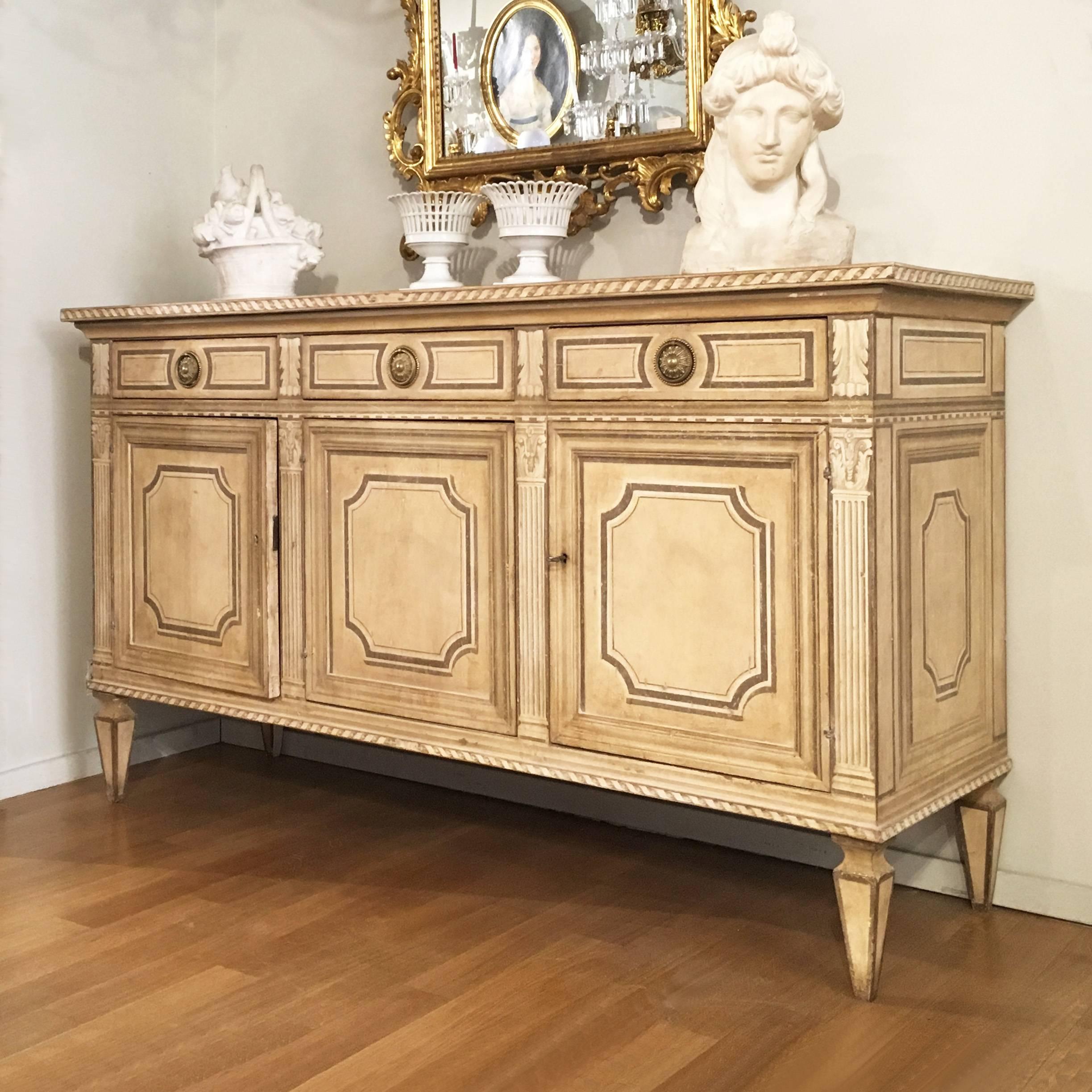 Hand-Painted Late 18th Century Neoclassical Italian Credenza in Painted Poplar Wood For Sale