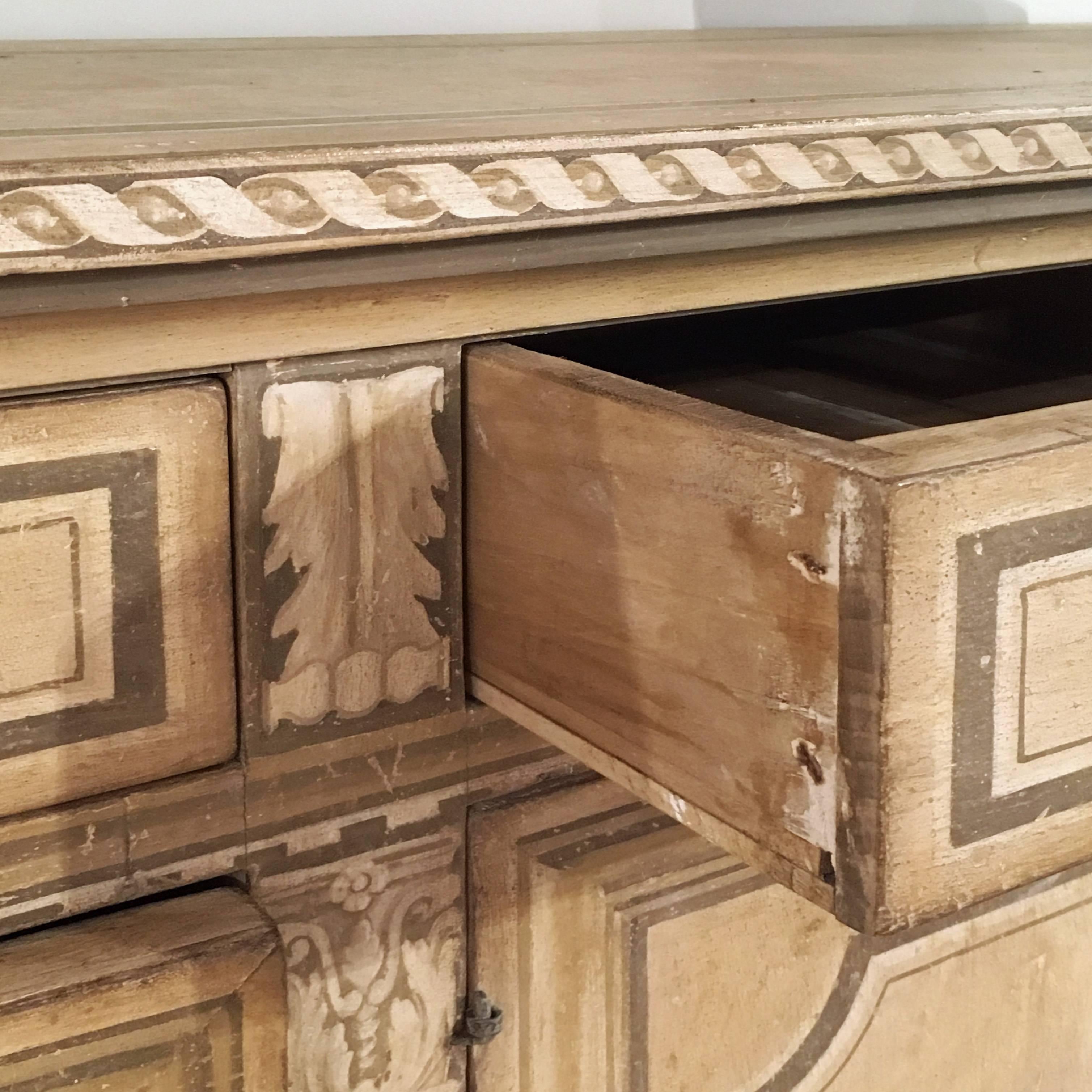 Late 18th Century Neoclassical Italian Credenza in Painted Poplar Wood For Sale 2