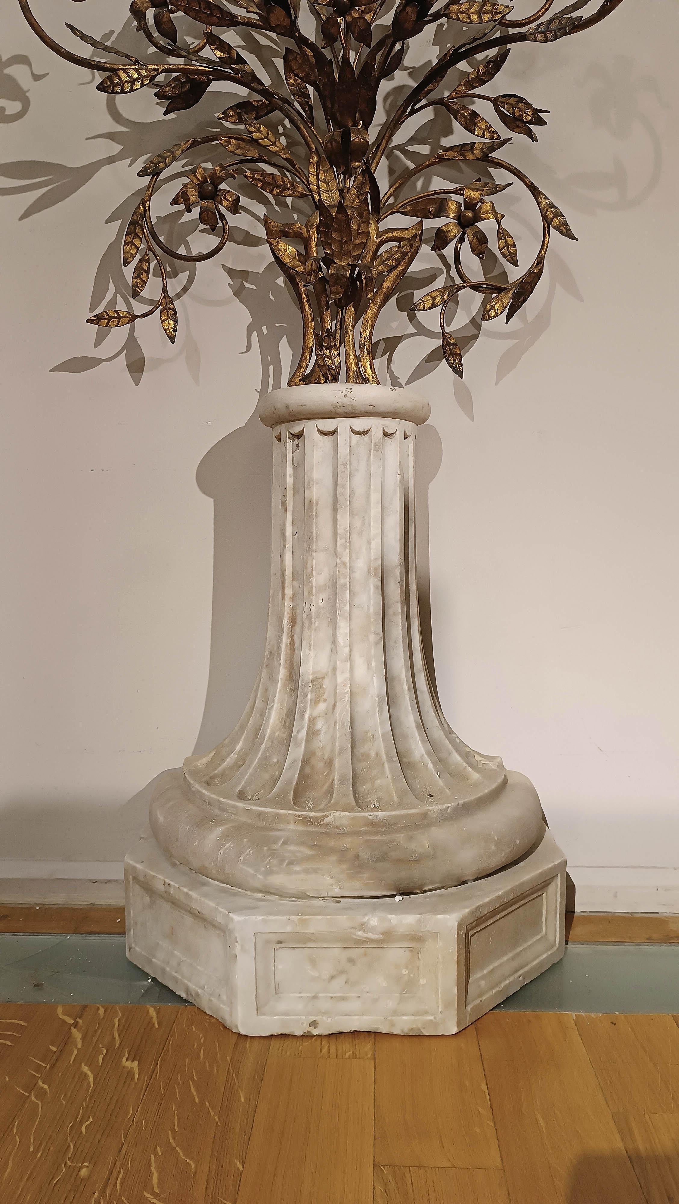 Dorato LATE 18th CENTURY NEOCLASSICAL ORNAMENTAL FRIEZE in vendita