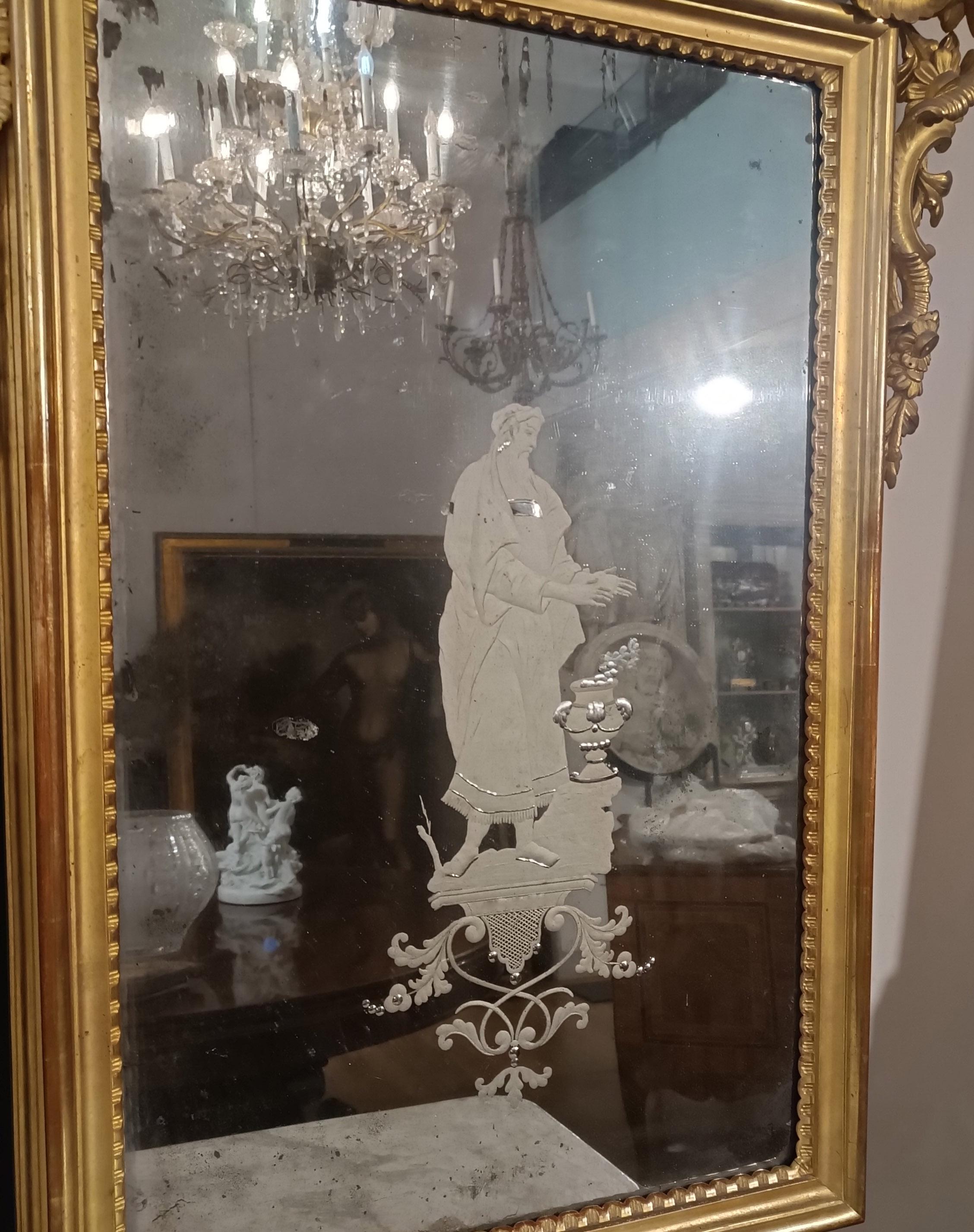 Intagliato a mano LATE 18th CENTURY NEOCLASSICAL PAIR OF MIRRORS WITH ENGRAVED GLASS in vendita