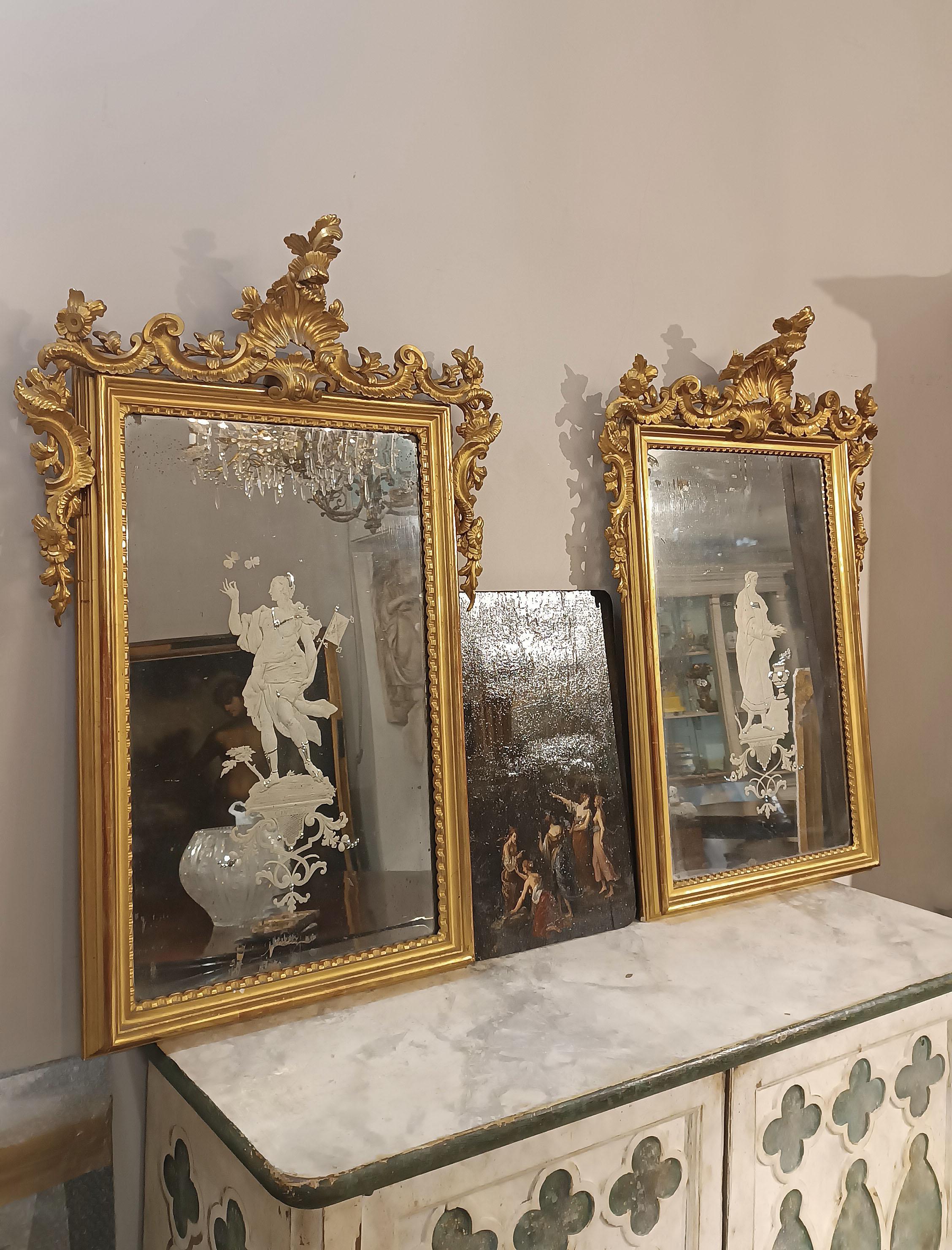 Specchio LATE 18th CENTURY NEOCLASSICAL PAIR OF MIRRORS WITH ENGRAVED GLASS in vendita