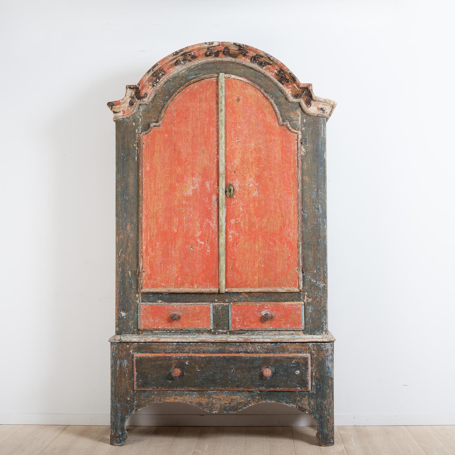 Antique Northern Swedish Authentic Rococo Cabinet In Good Condition For Sale In Kramfors, SE