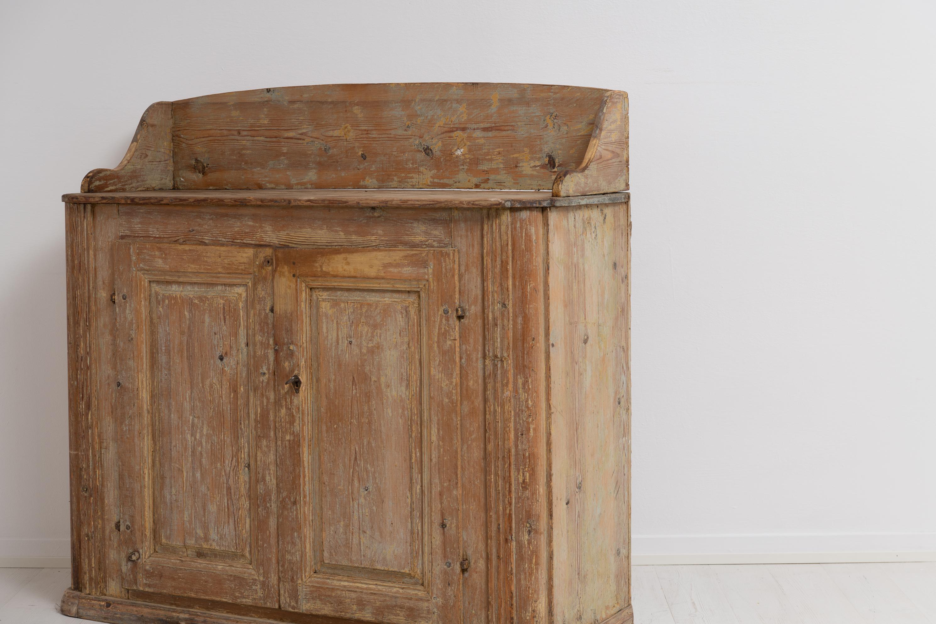 Late 18th Century Northern Swedish Country Rococo Sideboard 2