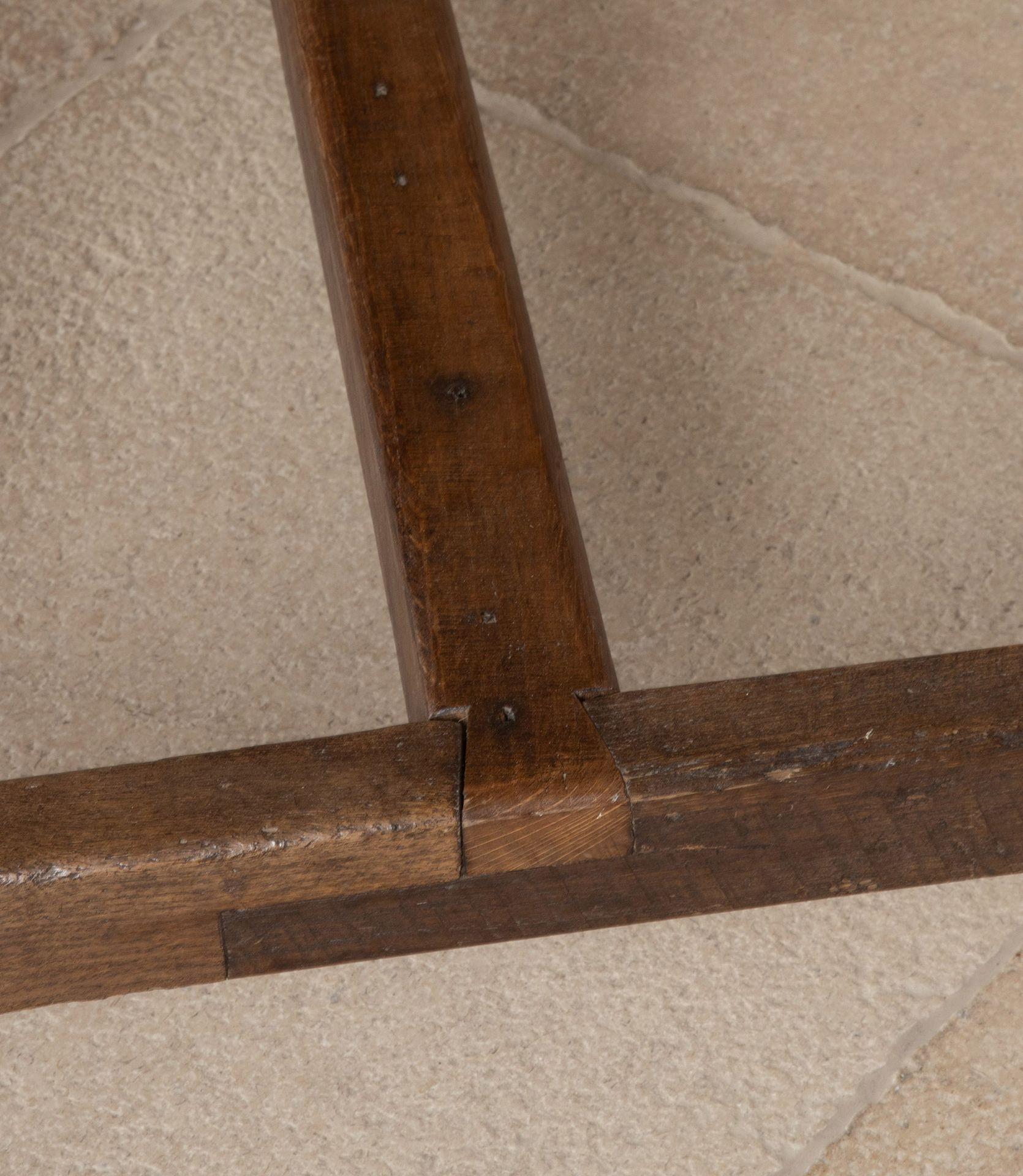 Late 18th Century Oak and Sycamore Dining Table en venta 8