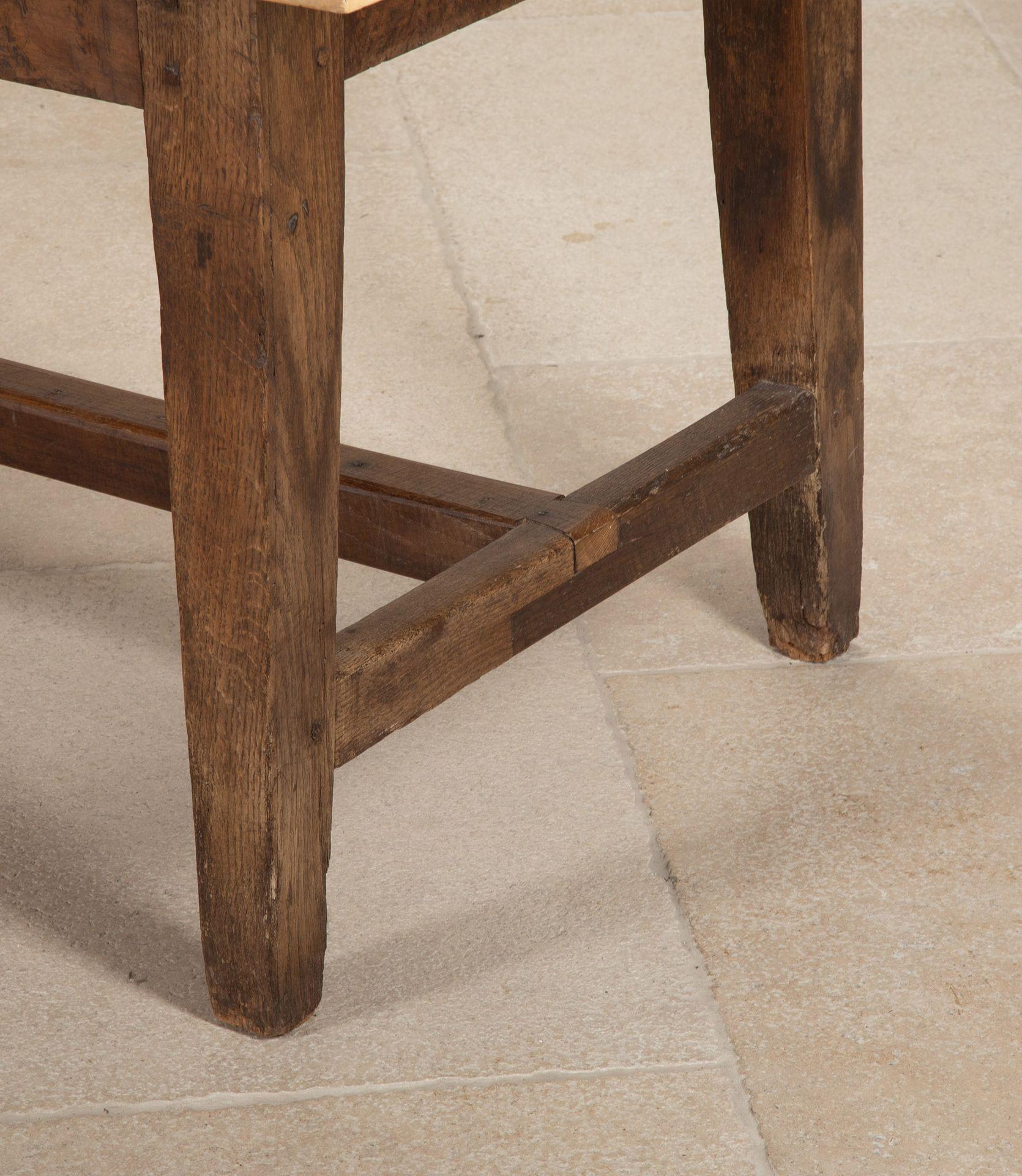 Late 18th Century Oak and Sycamore Dining Table en venta 10