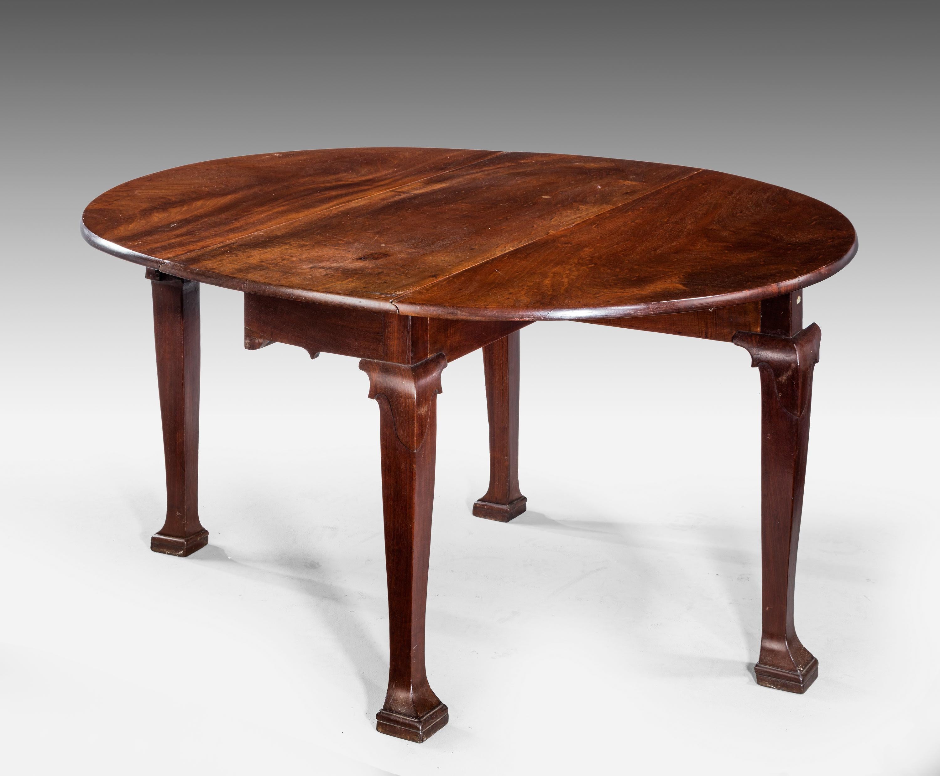 Late 18th Century Oval Drop-Leaf Table In Good Condition In Peterborough, Northamptonshire