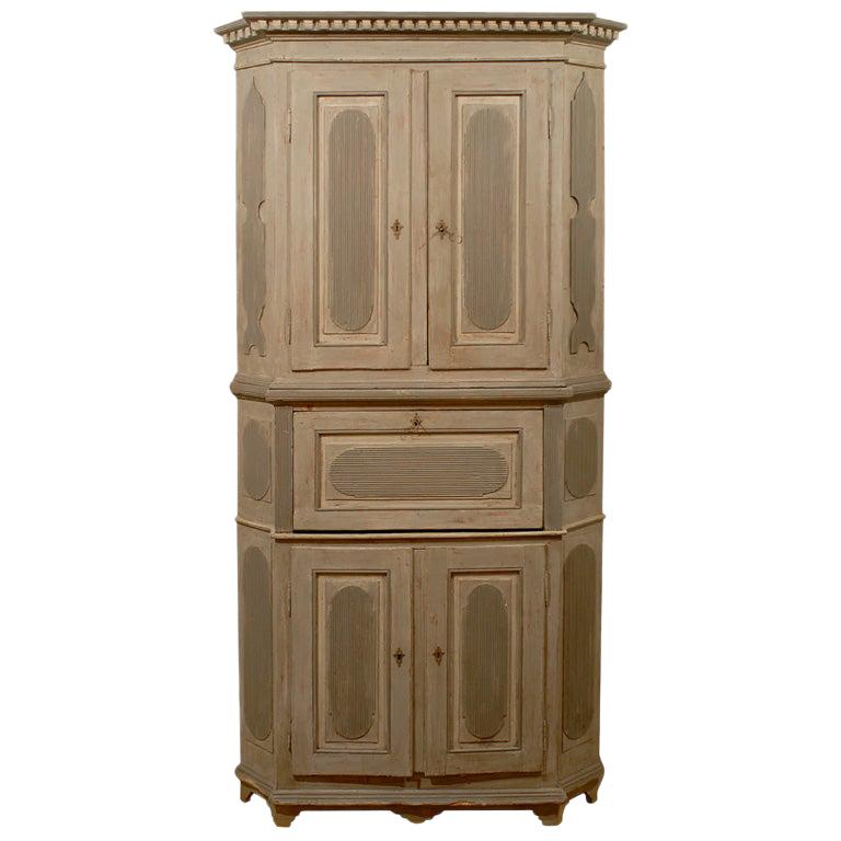 Swedish Gustavian 1790s Grey and Blue Painted Corner Cabinet with Reeded Motifs
