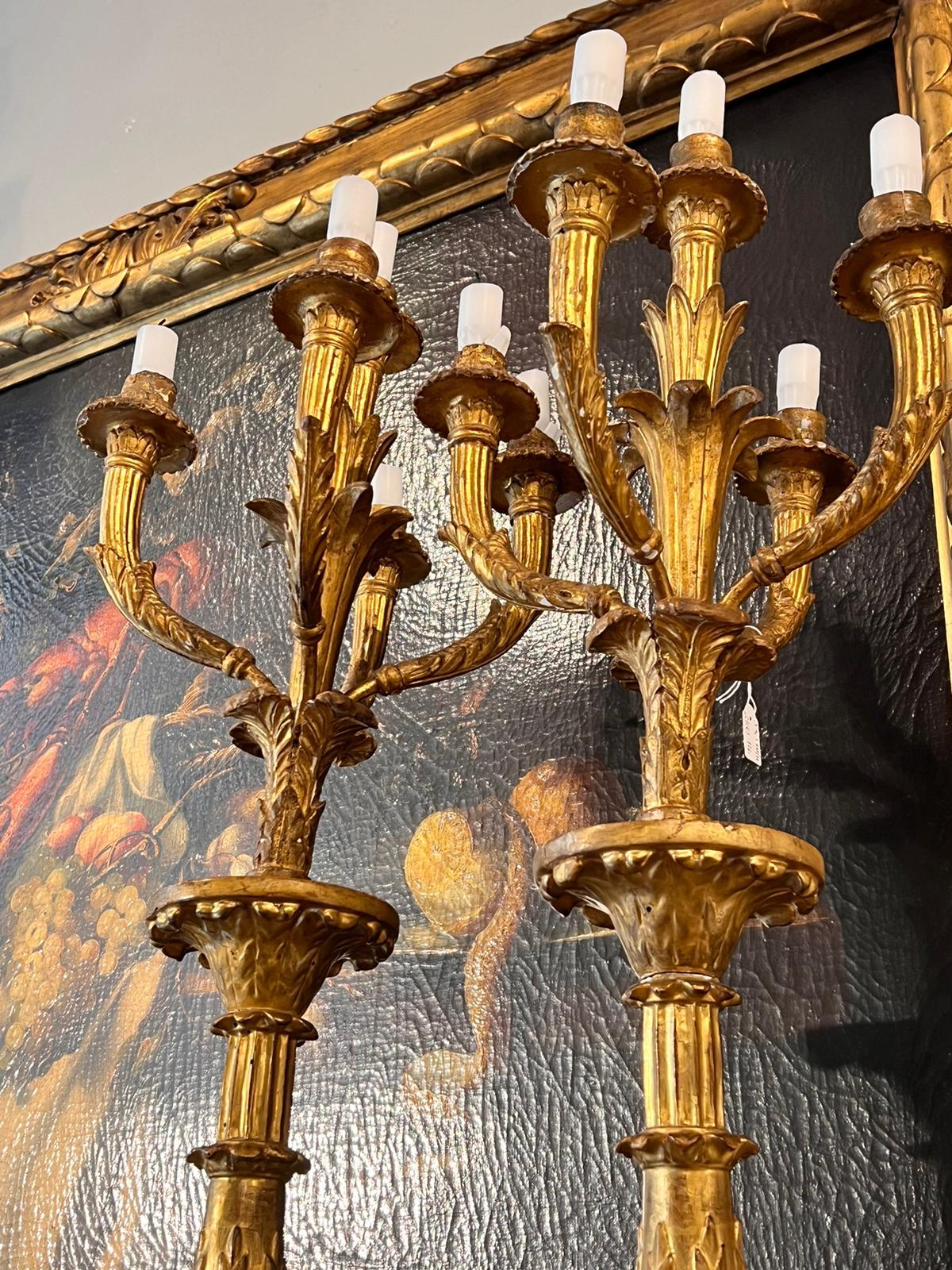Late 18th Century Pair of Carved and Giltwood Torches 6