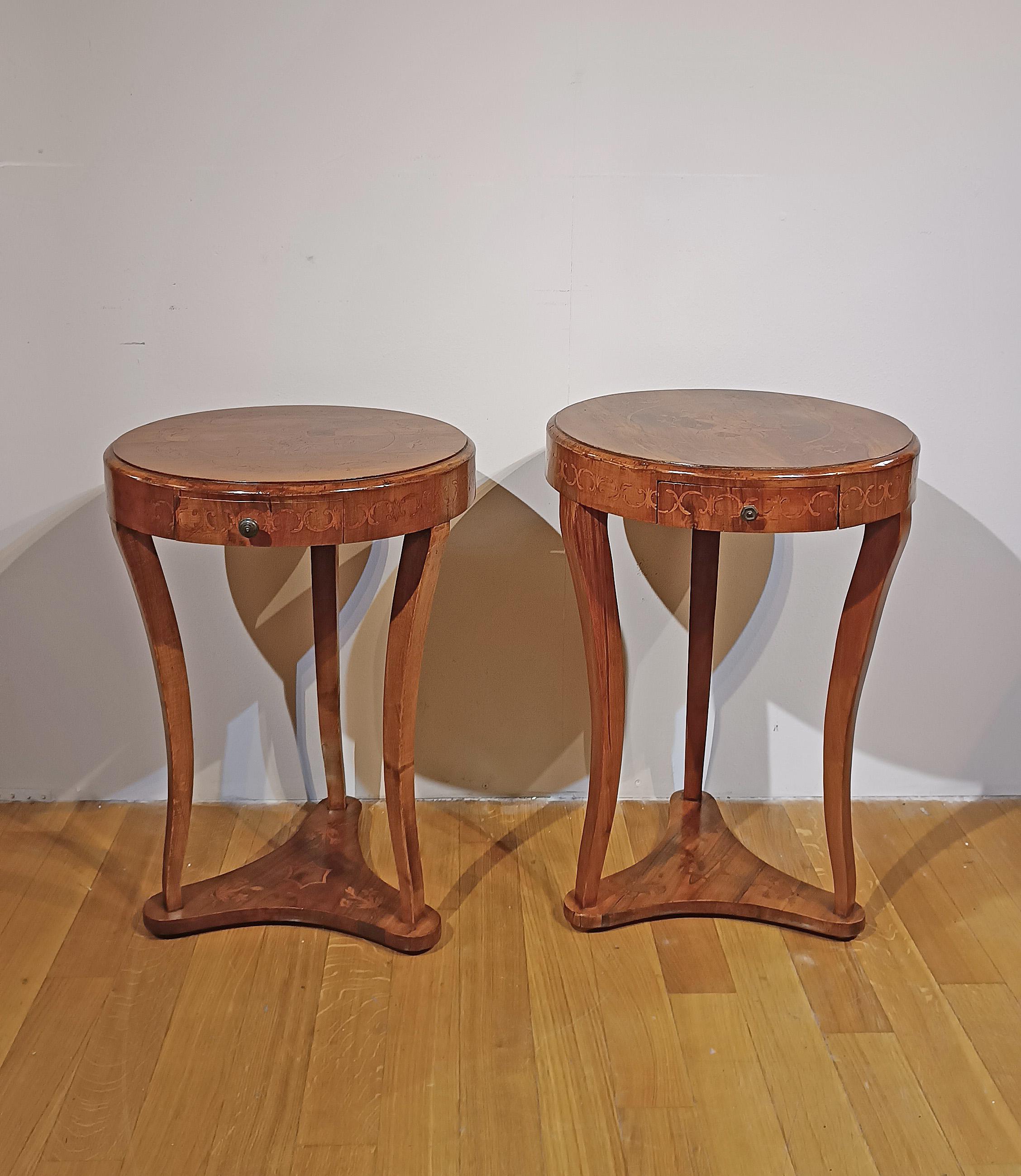 SPÄTES 18. JAHRHUNDERT PAAR DIREKTORISCHES SLAB UND EINGELEIDETE KOFFEETISCHE im Angebot 4