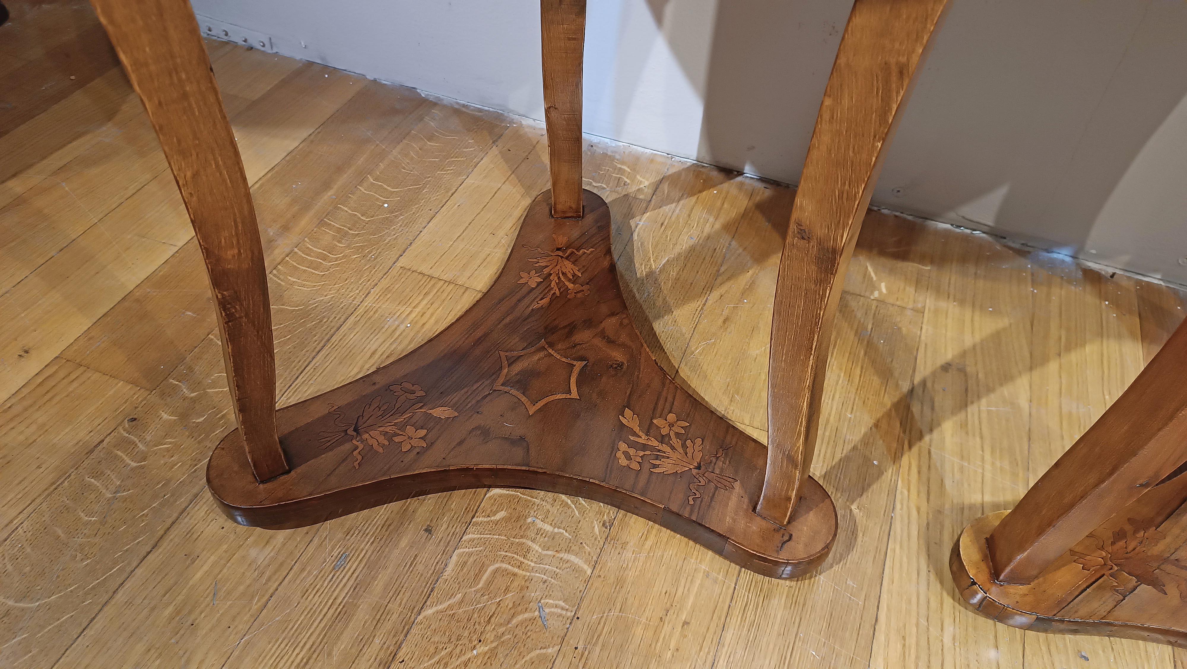 SPÄTES 18. JAHRHUNDERT PAAR DIREKTORISCHES SLAB UND EINGELEIDETE KOFFEETISCHE im Angebot 6