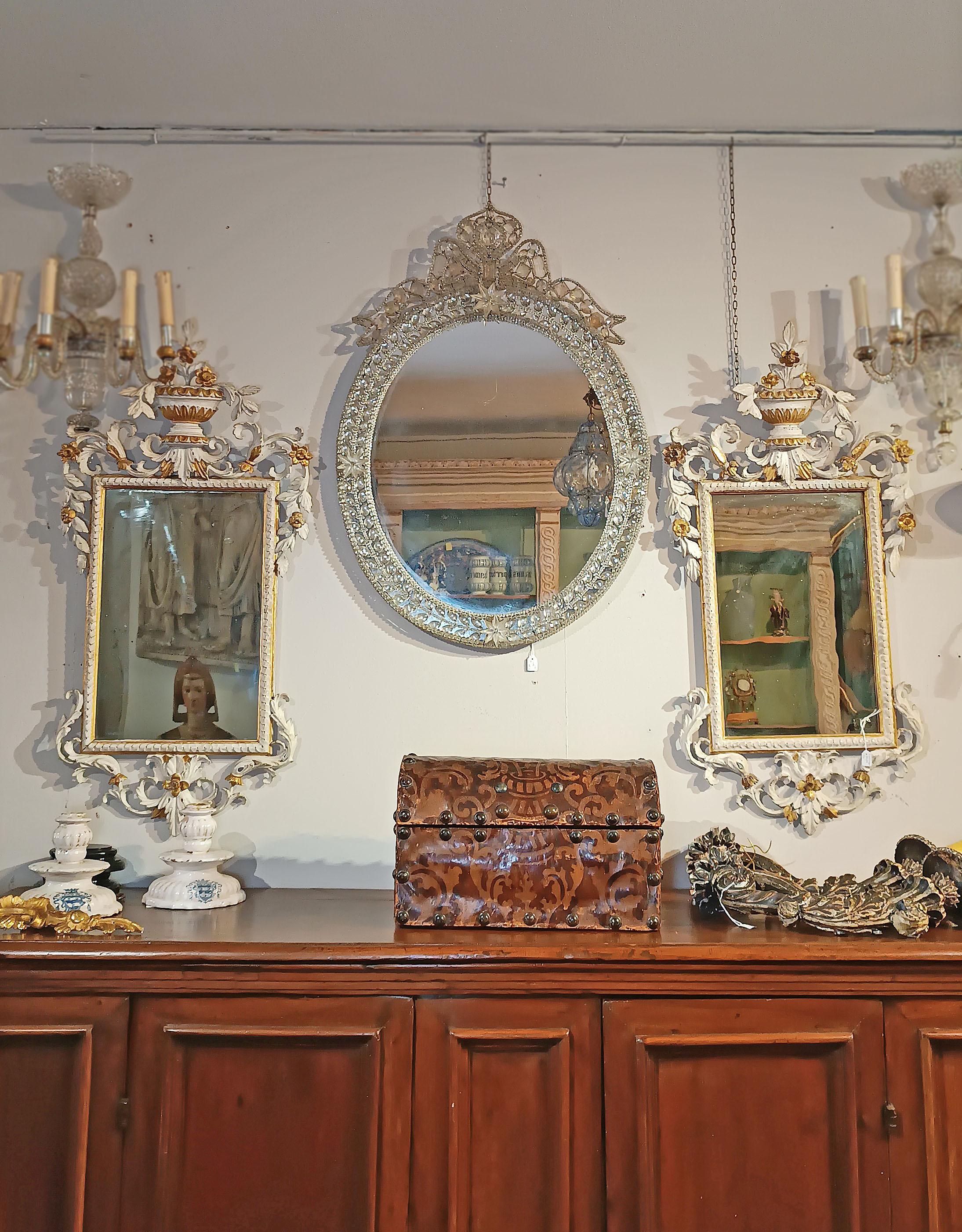 LATE 18th CENTURY PAIR OF LACQUERED AND GILT MIRRORS in vendita 2