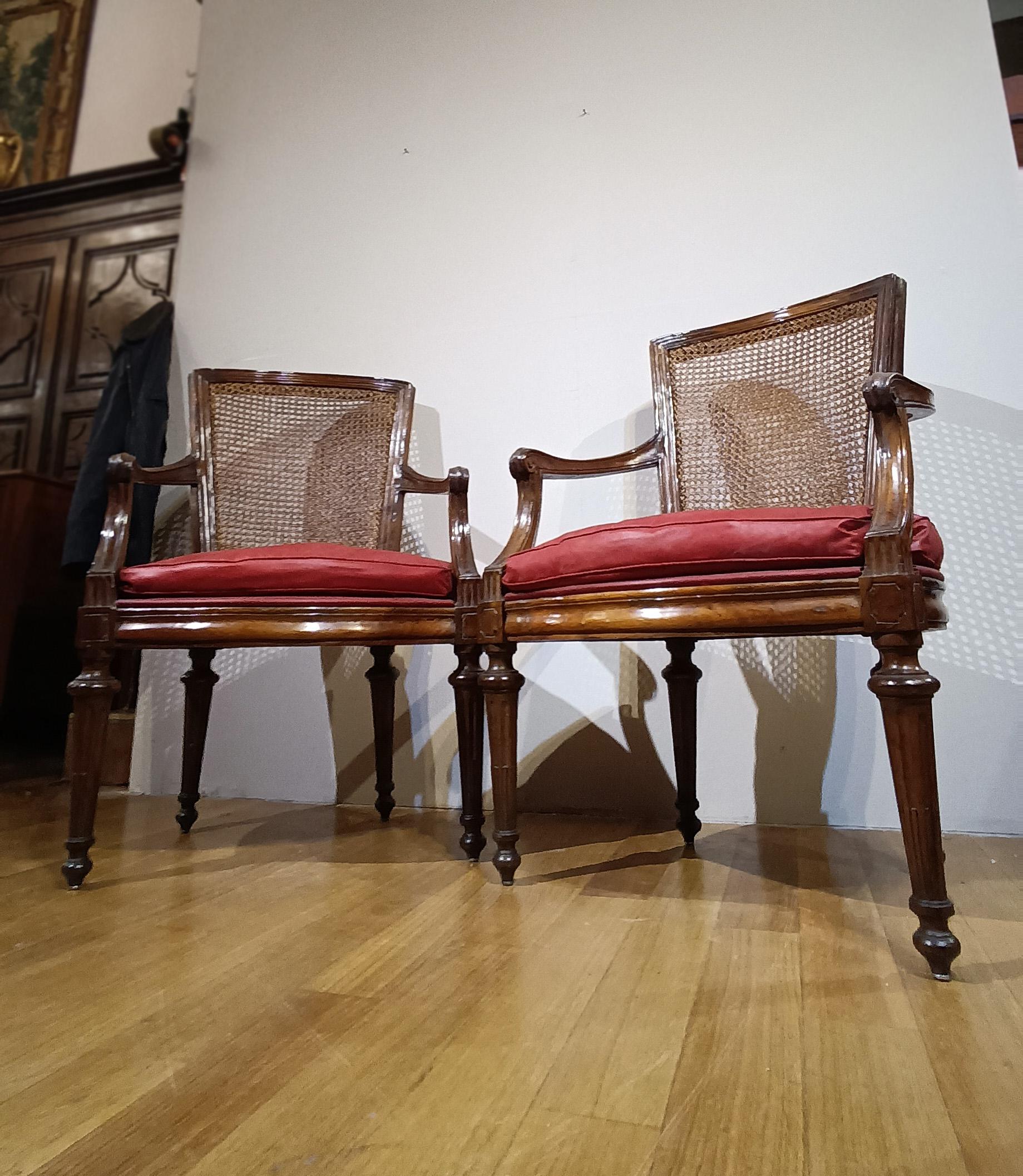 LATE 18th CENTURY PAIR OF NEOCLASSICAL ARMCHAIRS For Sale 1