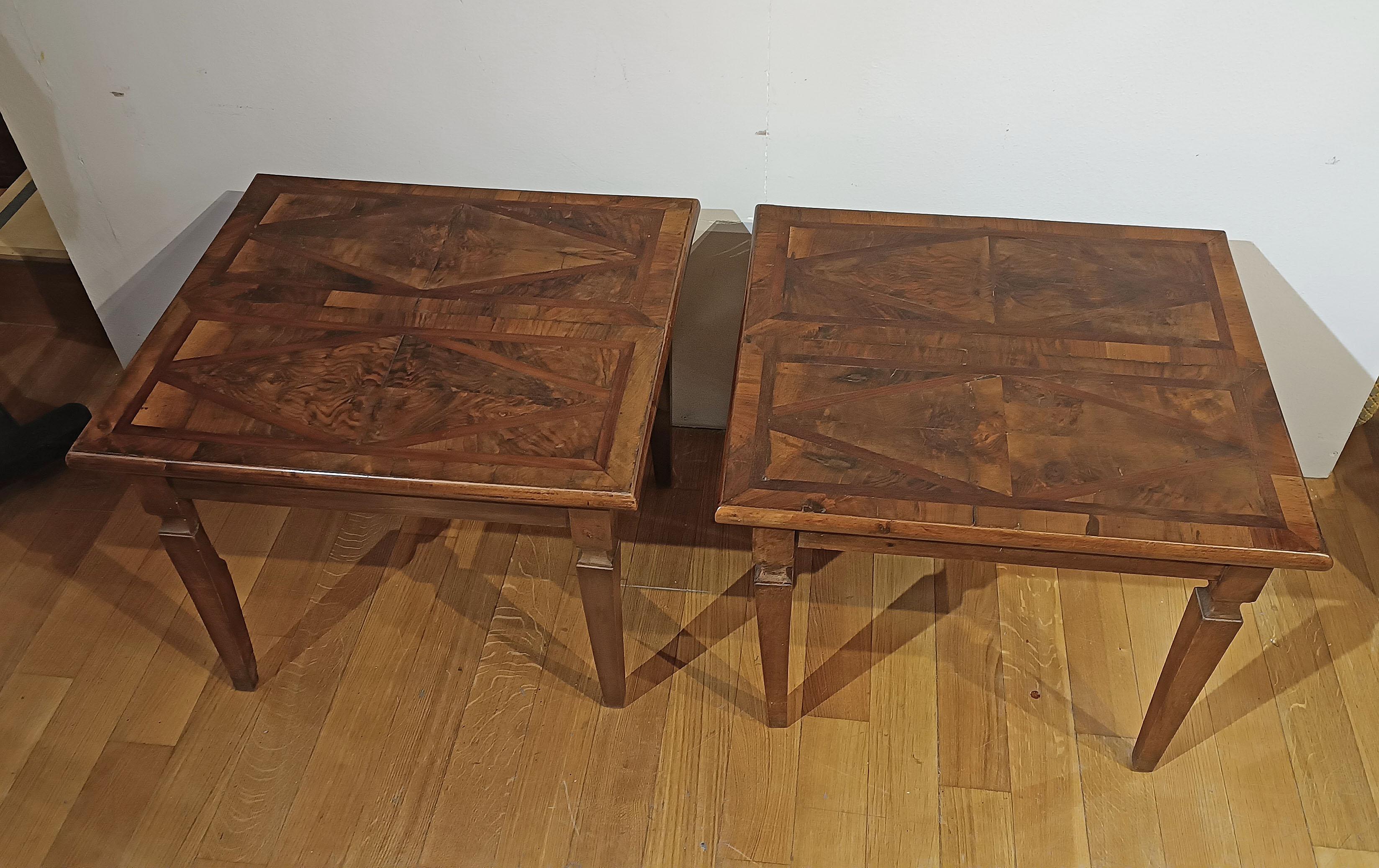Sculpté à la main LATE 18th CENTURY PAIR OF NEOCLASSICAL COFFEE TABLES en vente