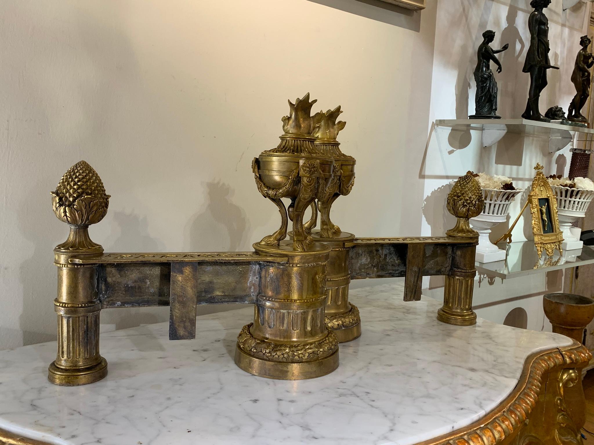 LATE 18th CENTURY PAIR OF NEOCLASSICAL GILDED BRONZE ANDIRONS For Sale 2
