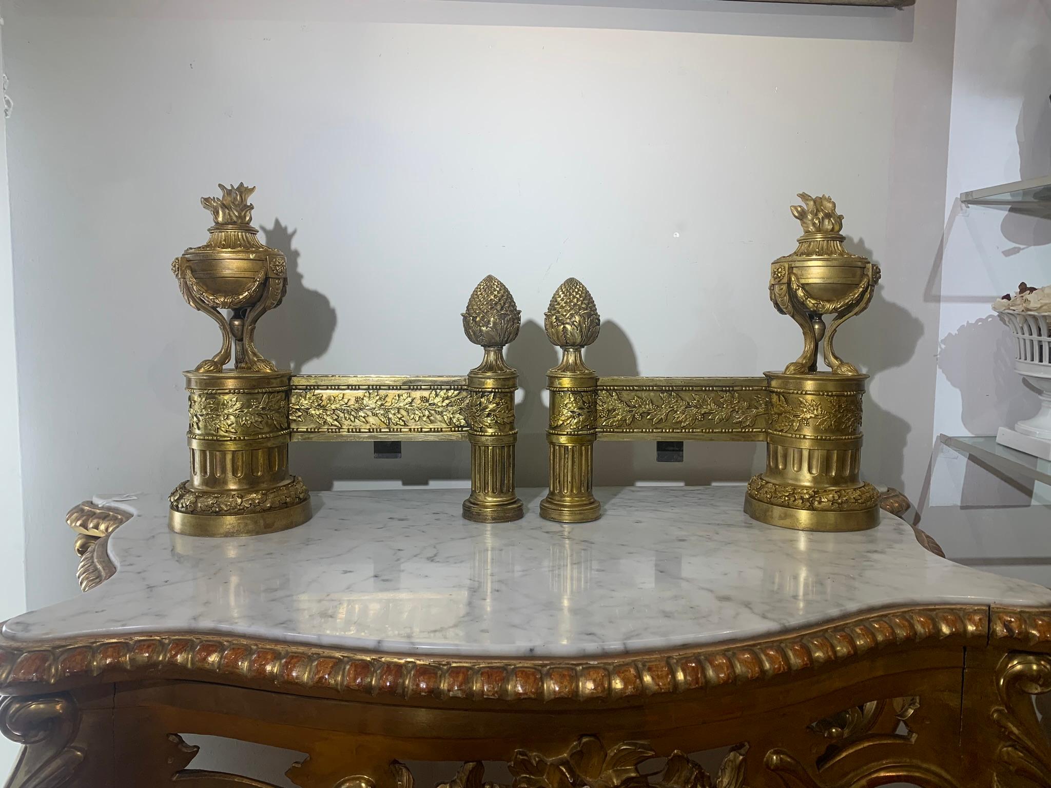 LATE 18th CENTURY PAIR OF NEOCLASSICAL GILDED BRONZE ANDIRONS For Sale 9