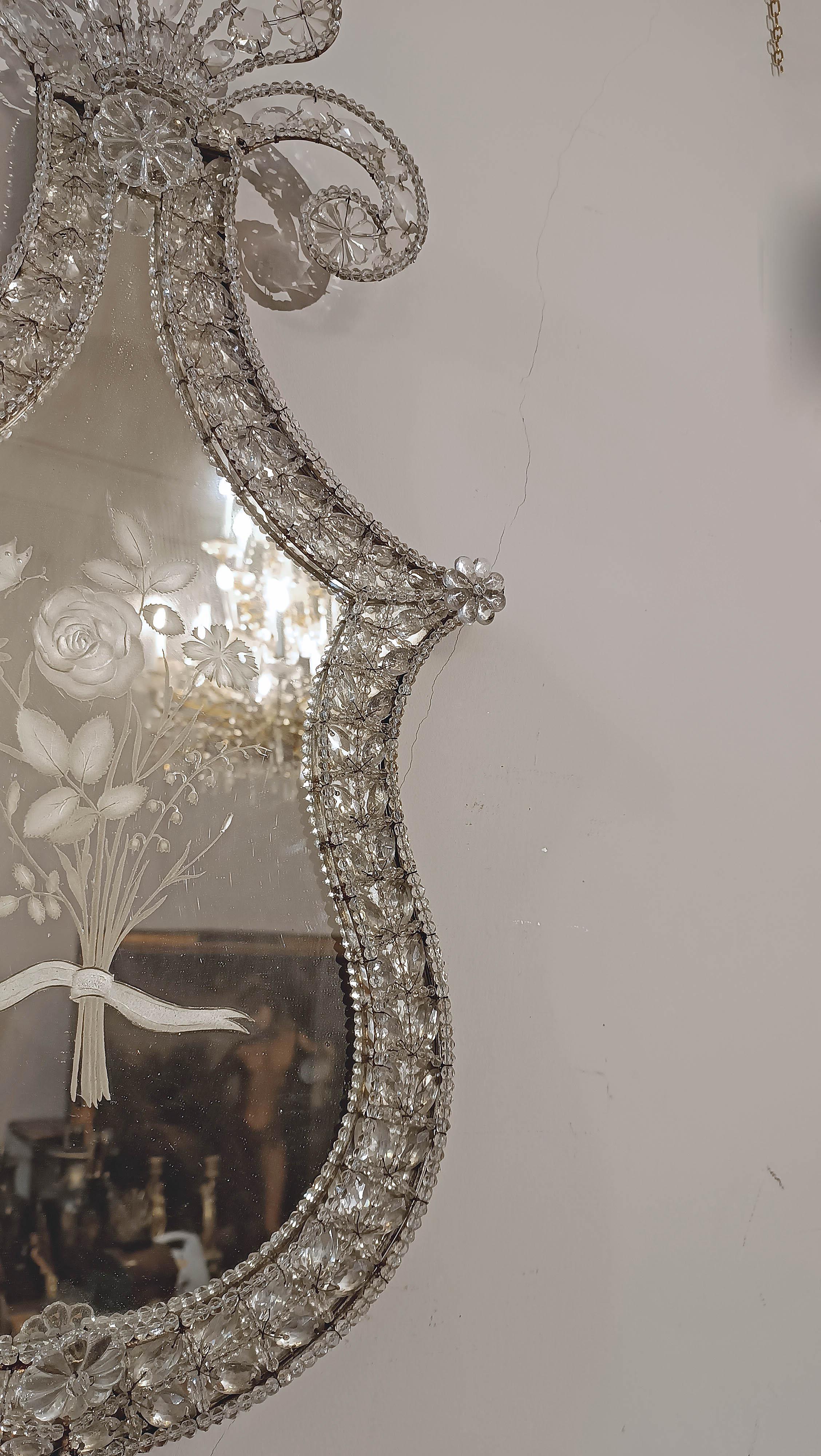 Cristallo LATE 18th CENTURY PAIR OF NEOCLASSICAL MIRRORS WITH CRYSTALS in vendita