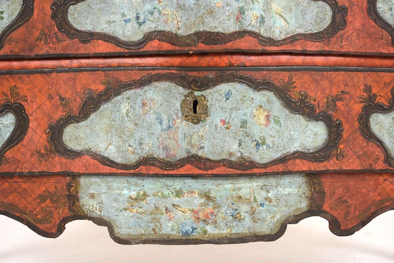 Late 18th Century Polychrome Chest of Drawers 4