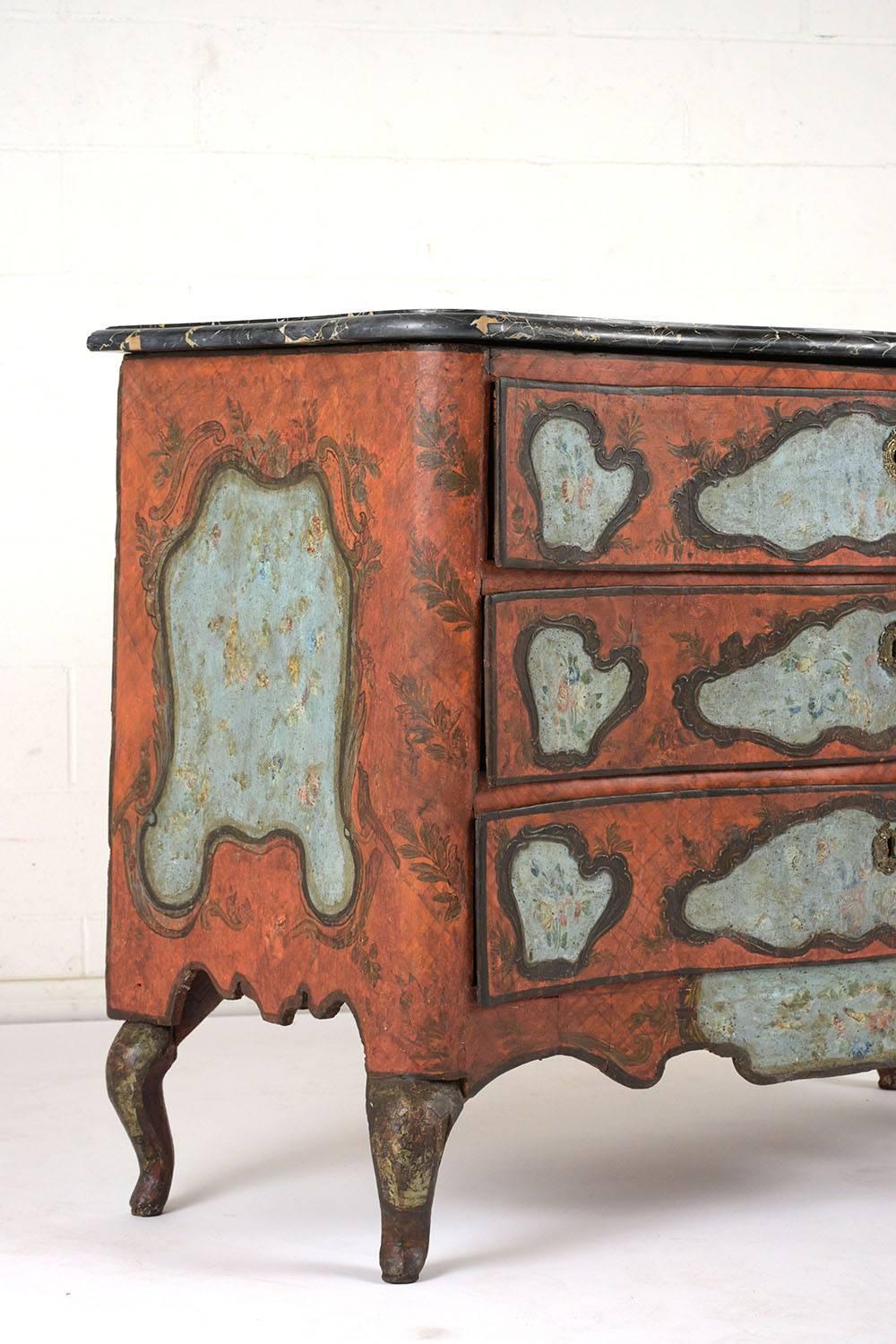 Late 18th Century Polychrome Chest of Drawers In Good Condition In Los Angeles, CA