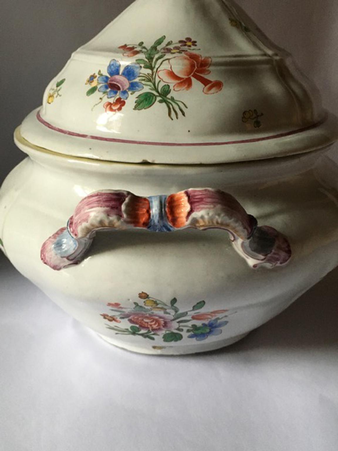 Italy Late 18th Century Porcelain Richard Ginori Doccia Soup Bowl For Sale 4